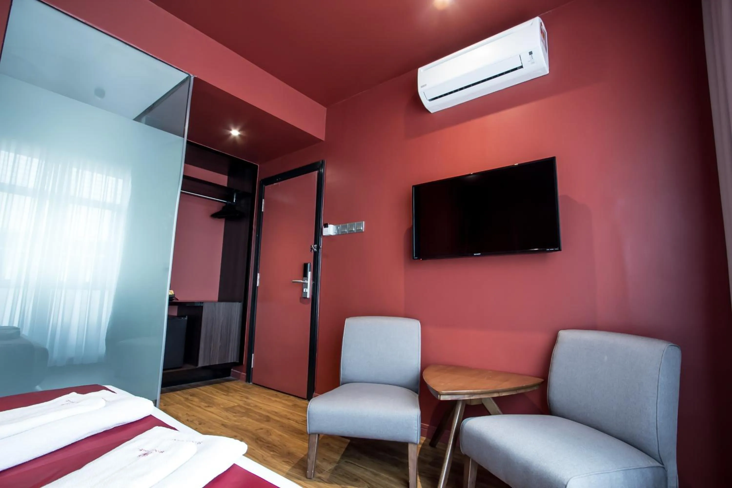 Photo of the whole room, Bed in Bloommaze Boutique Hotel Puchong