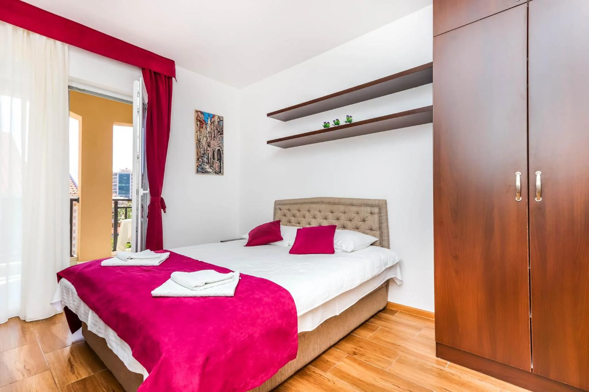 Bedroom, Bed in Aqua Breeze Apartments
