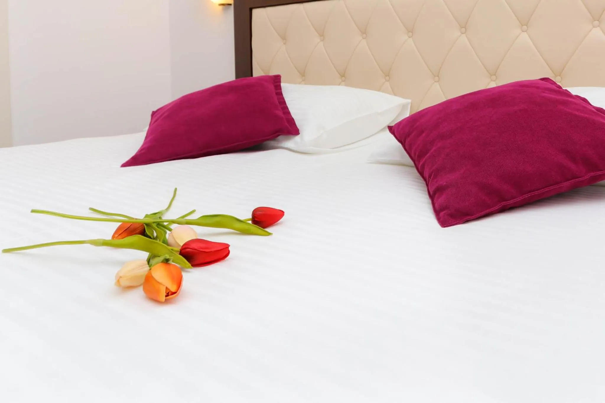 Bedroom, Bed in Aqua Breeze Apartments