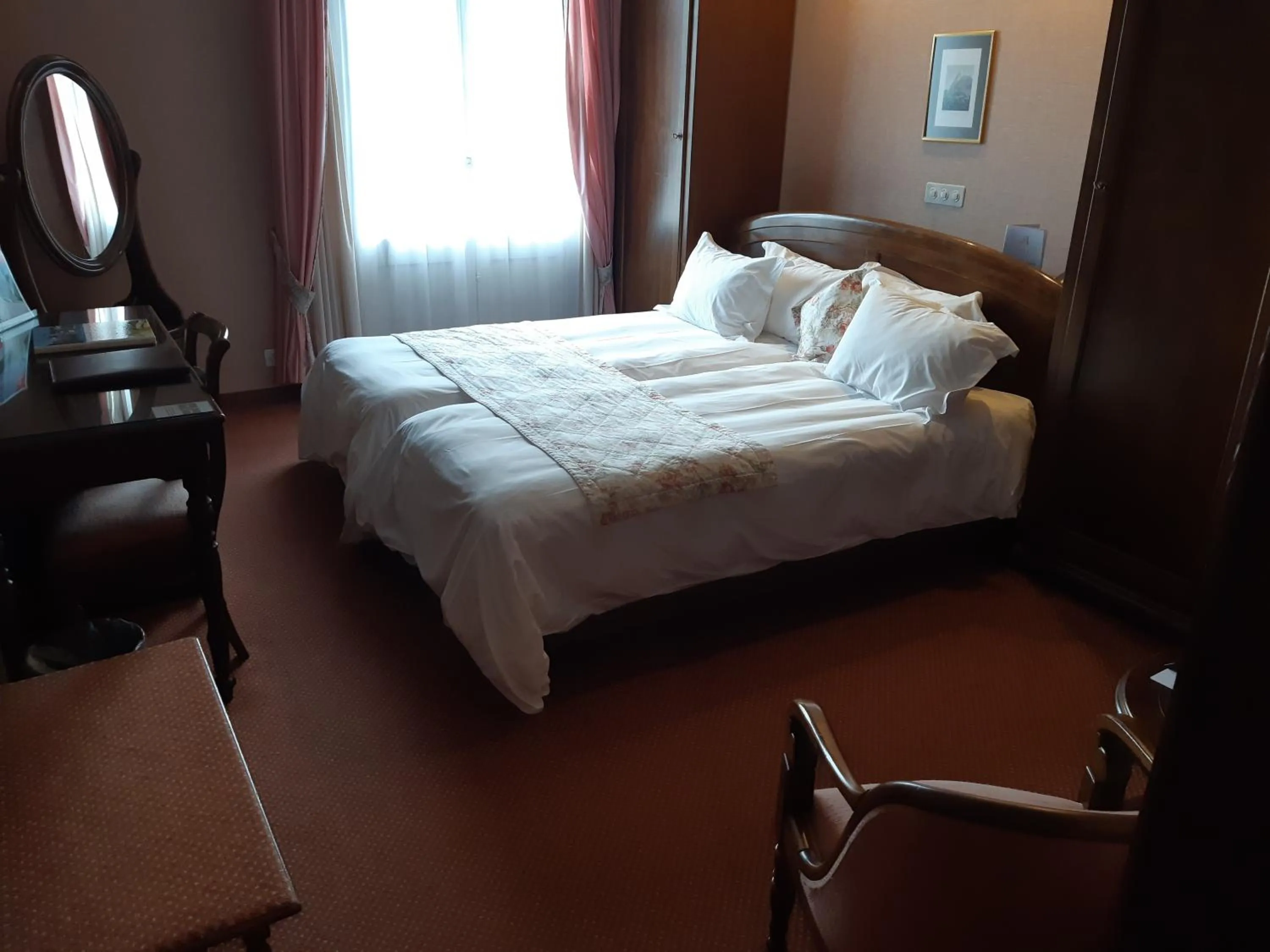 Photo of the whole room, Bed in Hotel Regina