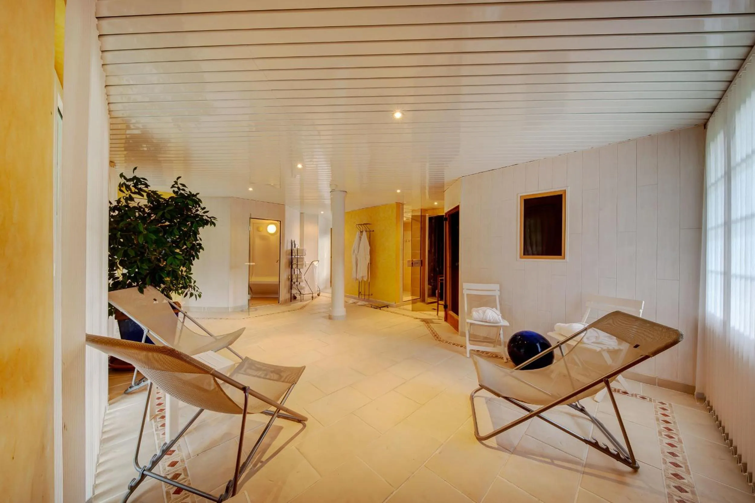 Hot Spring Bath in Hotel Regina