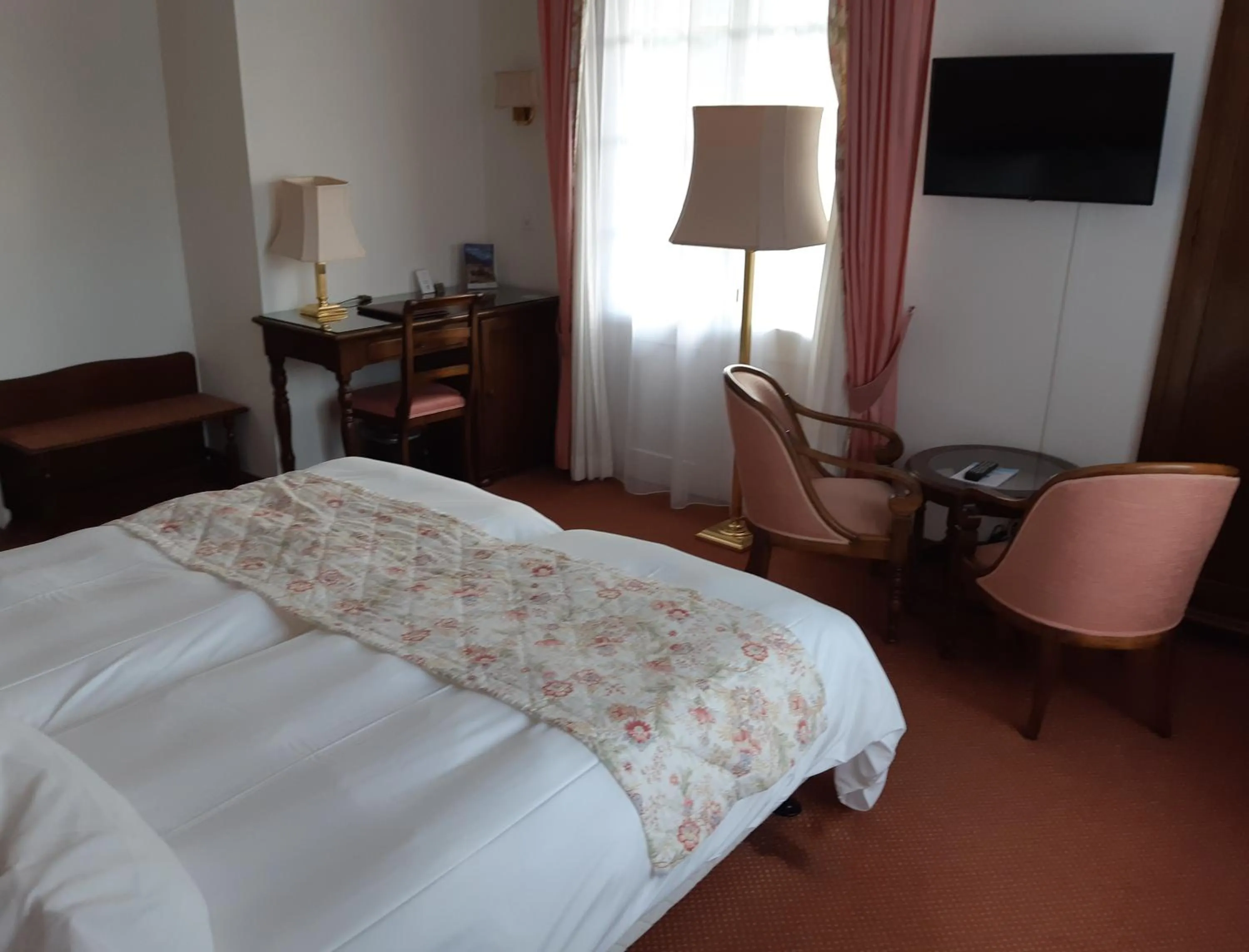 Photo of the whole room, Bed in Hotel Regina