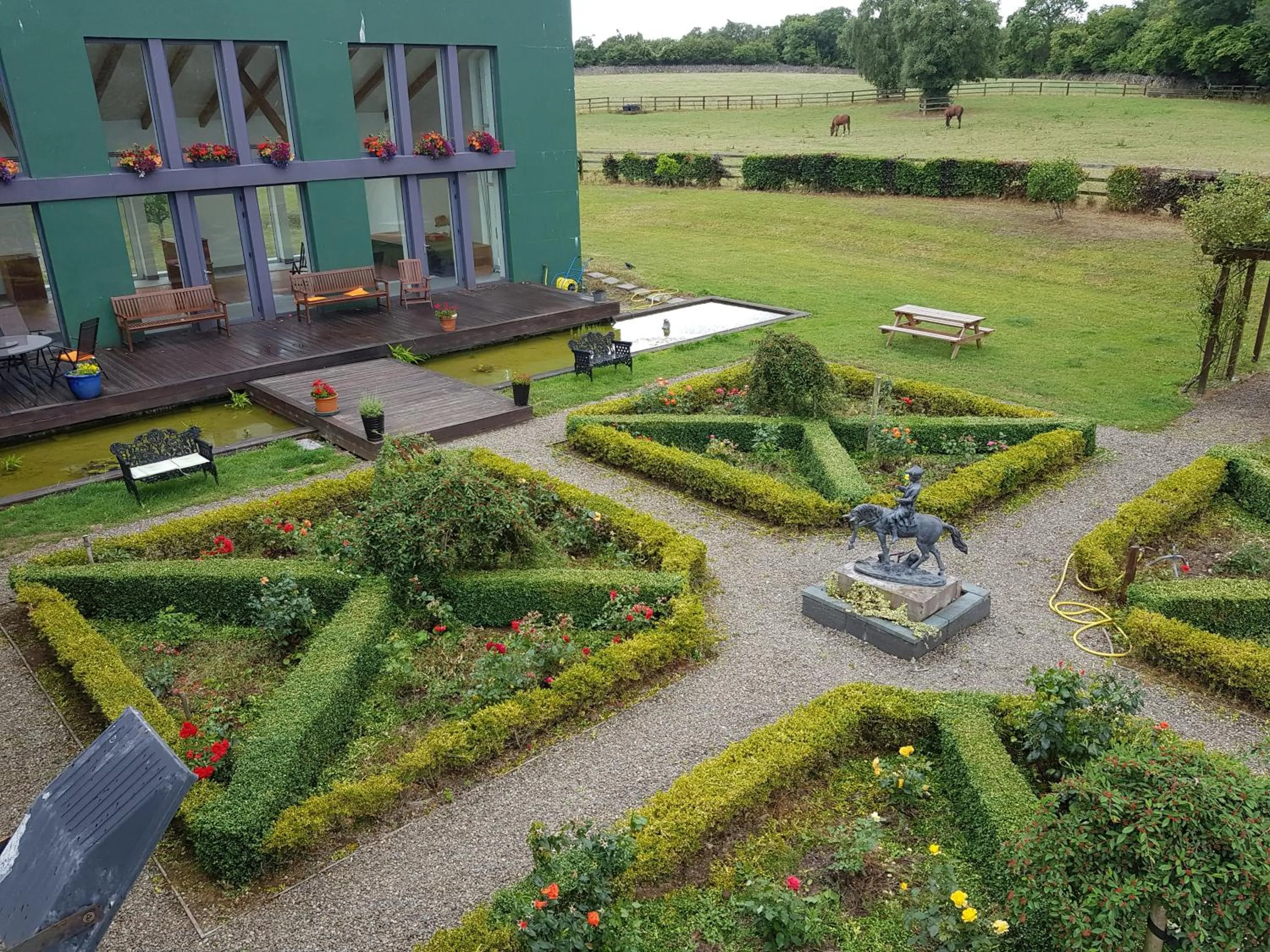 Property building in Hazelwood Country House