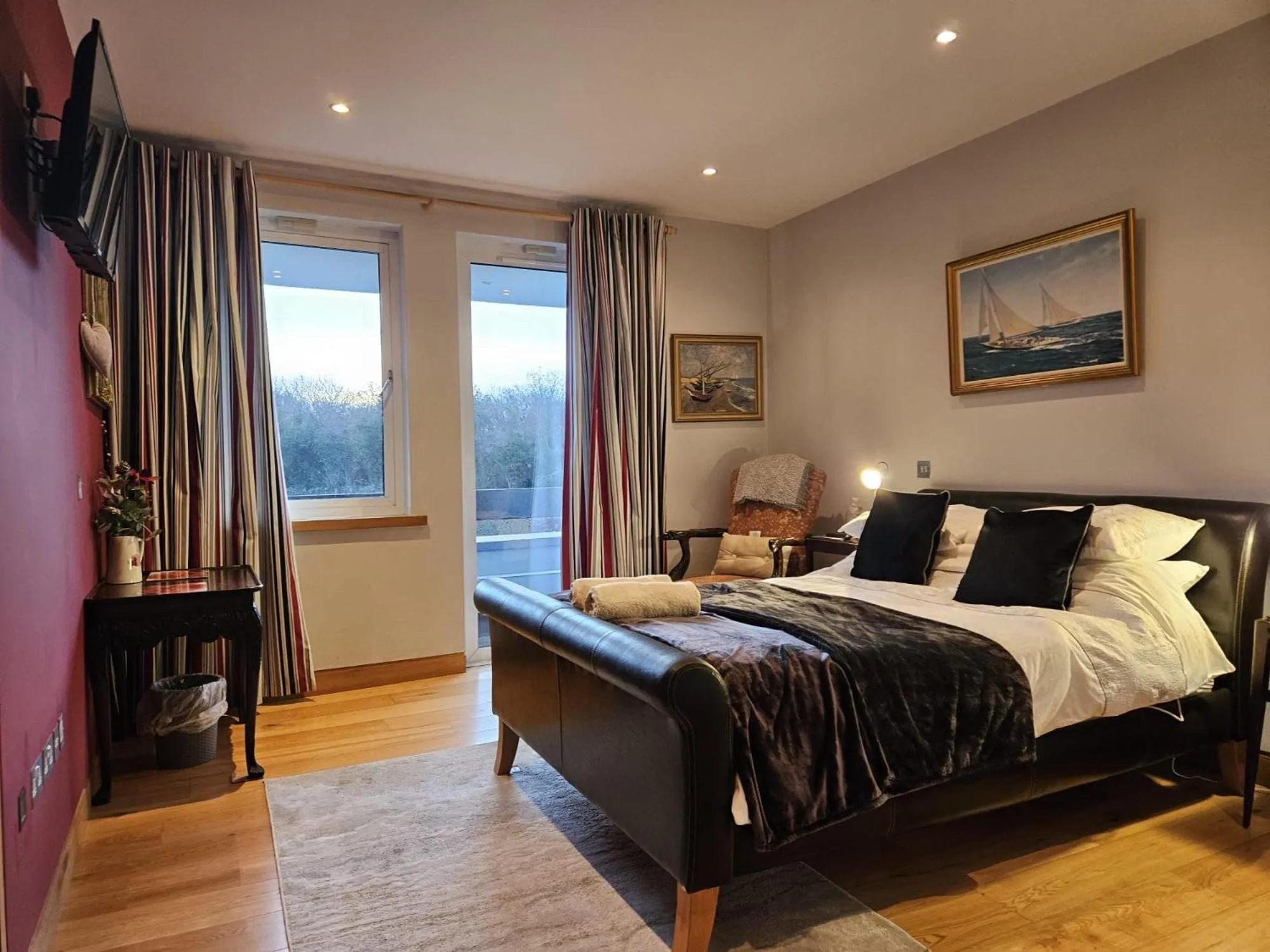 Bed in Hazelwood Country House