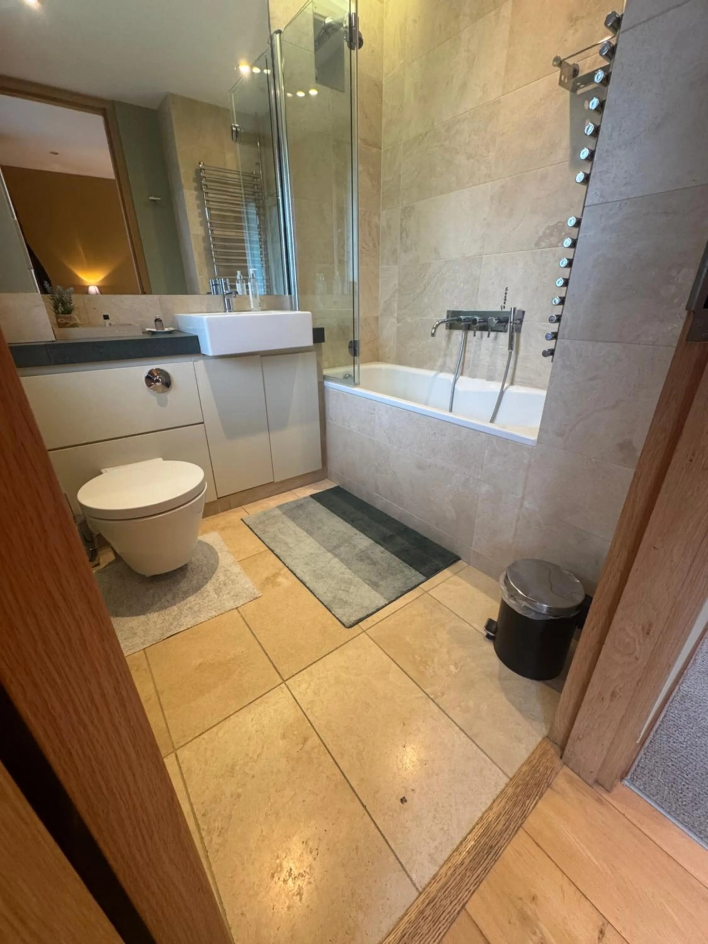 Bathroom in Hazelwood Country House