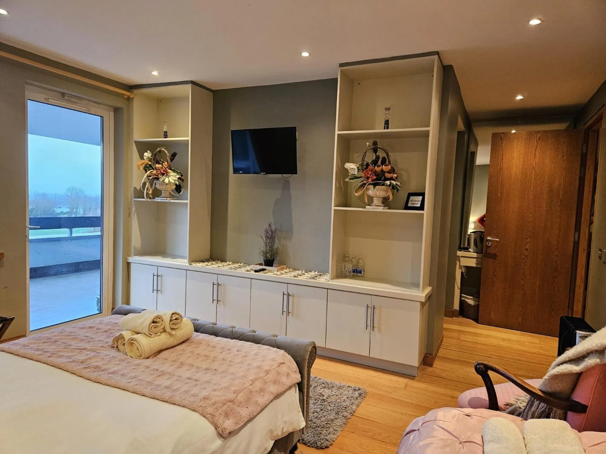 Bed in Hazelwood Country House