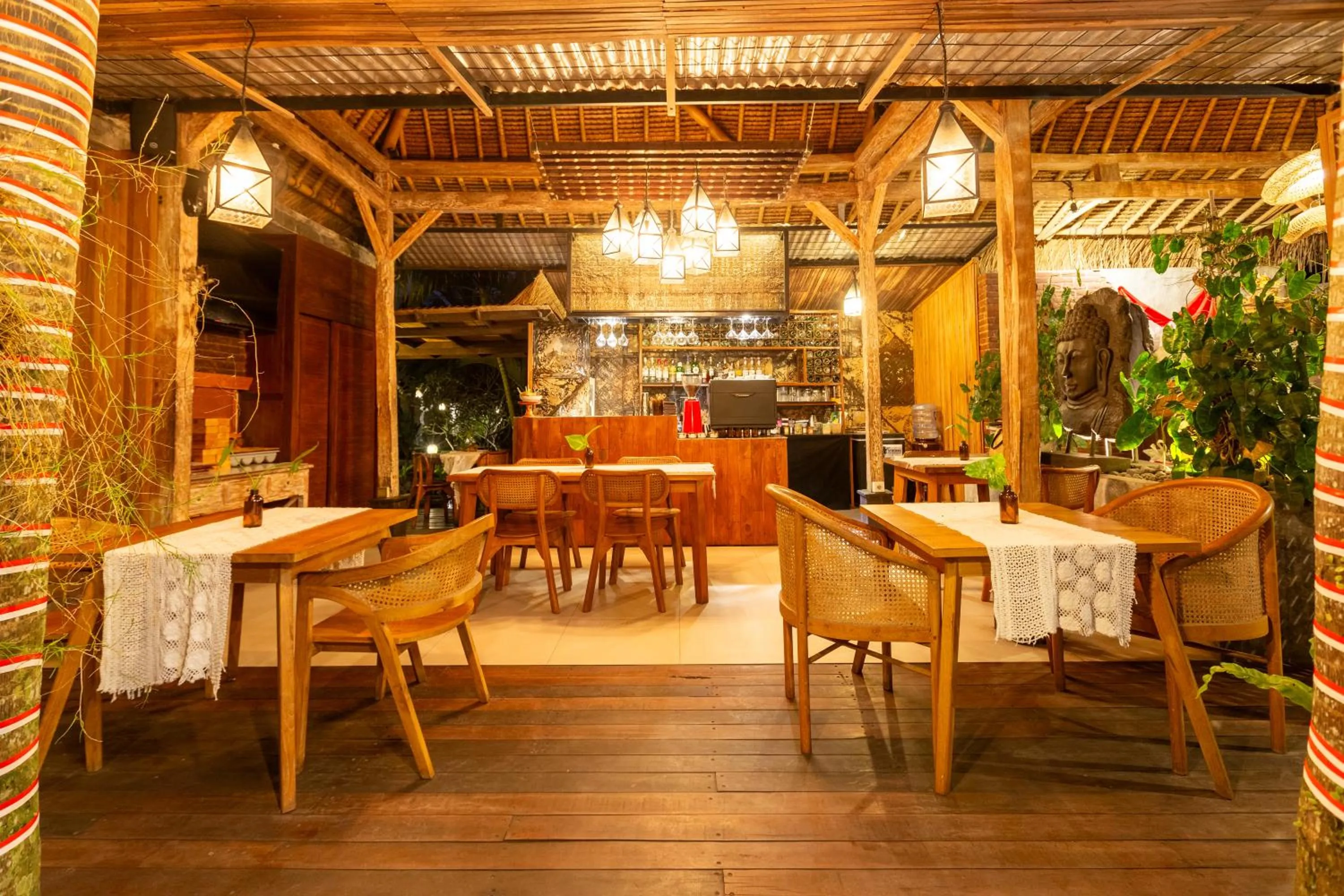 Restaurant/places to eat in Bije Suite Villa Ubud