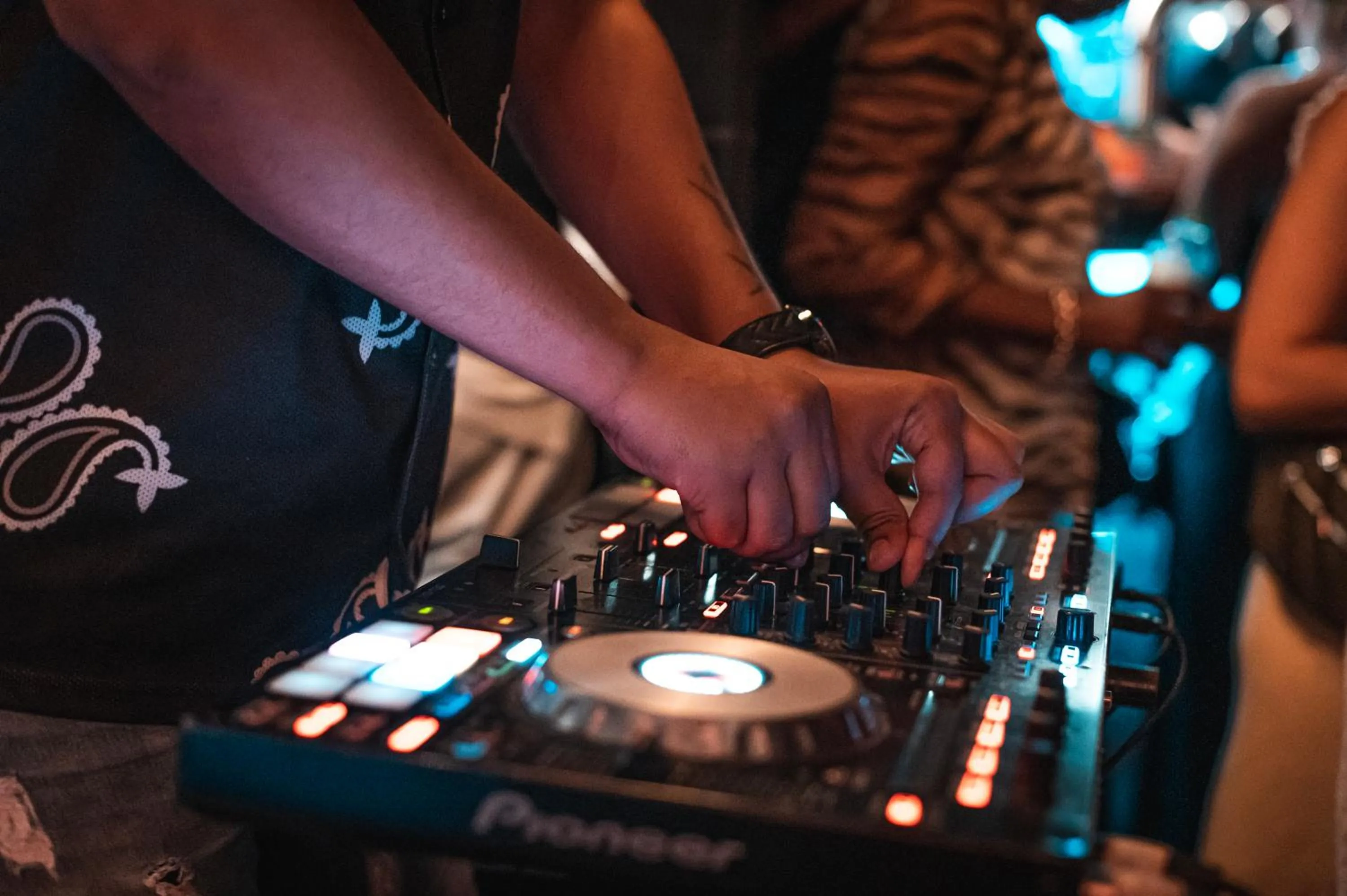 Evening entertainment in Ocean Suites