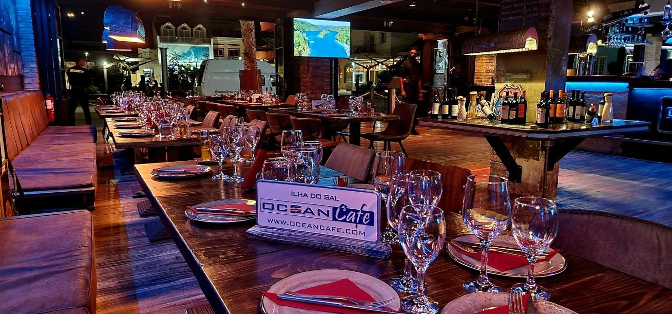 Restaurant/places to eat in Ocean Suites