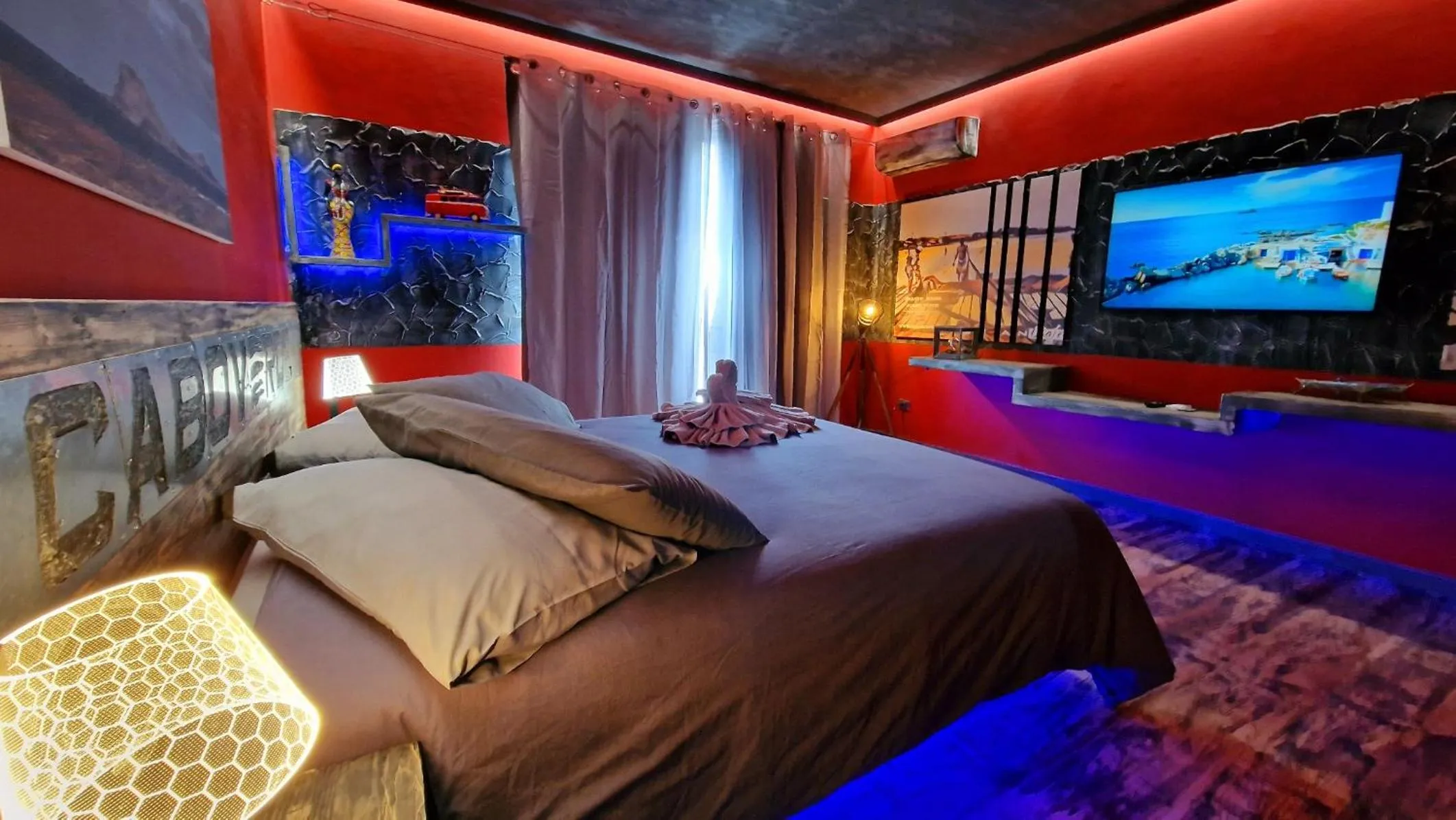 Bedroom, Bed in Ocean Suites