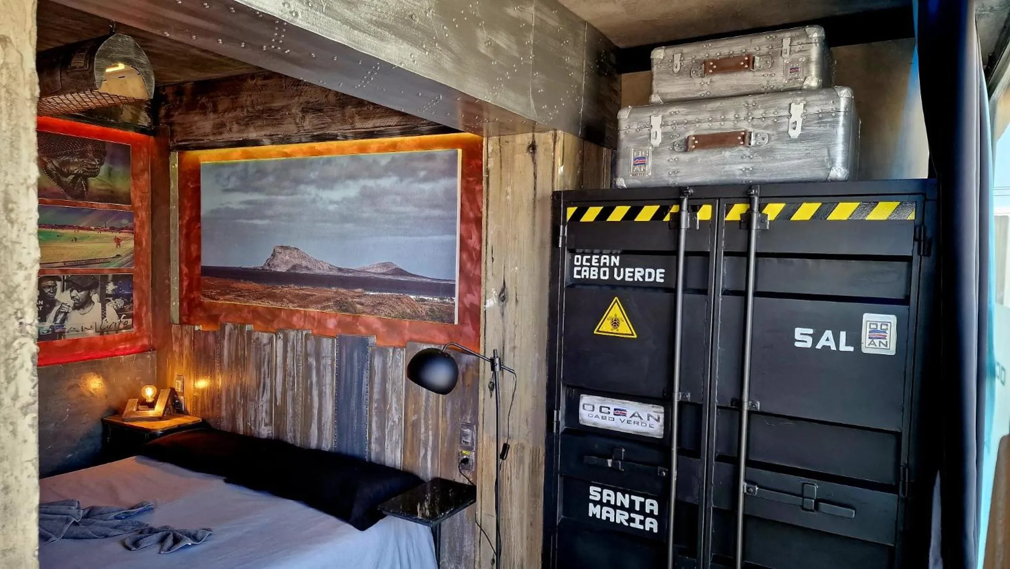 Decorative detail, Bed in Ocean Suites