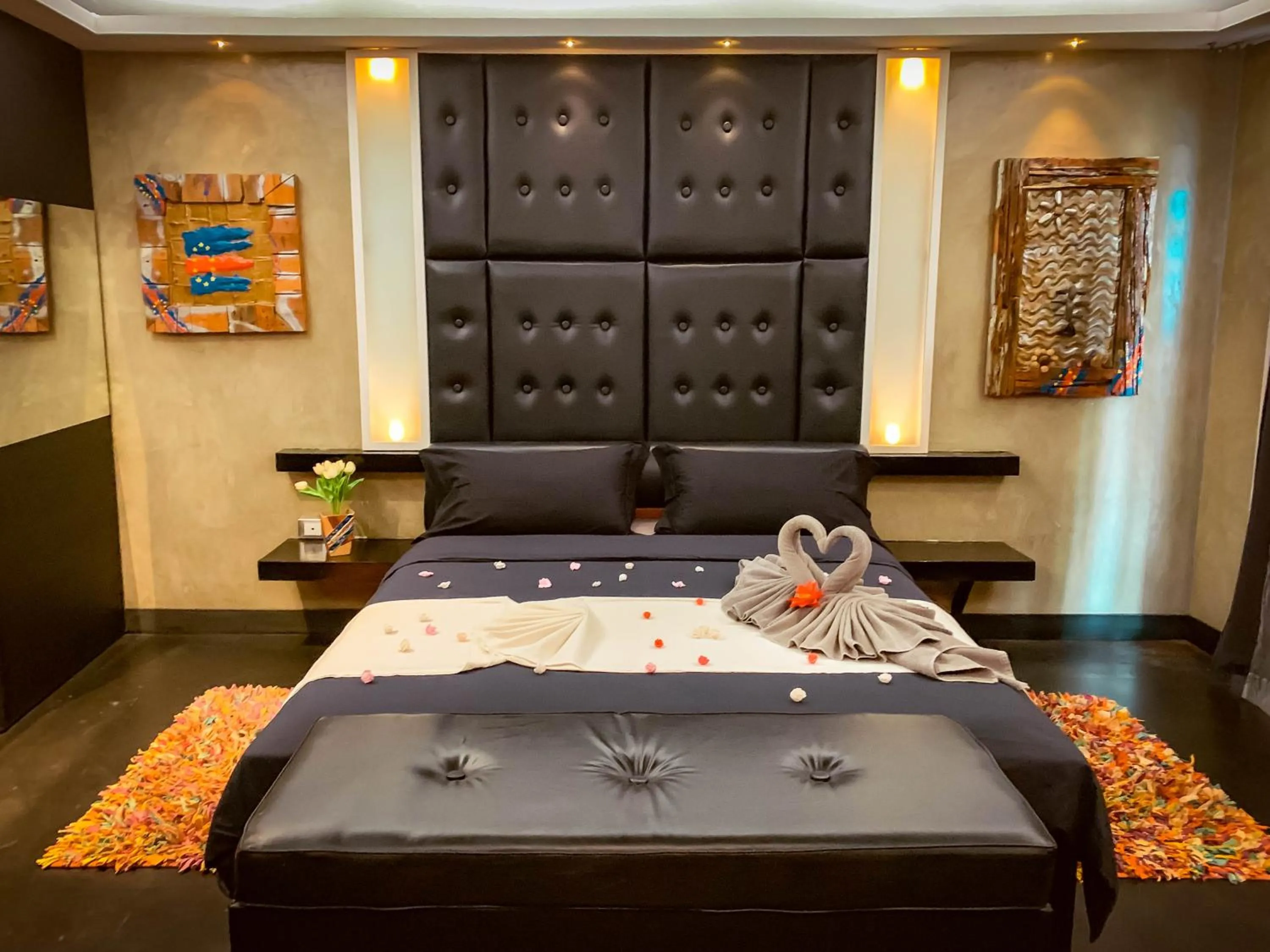 Bedroom, Bed in Ocean Suites