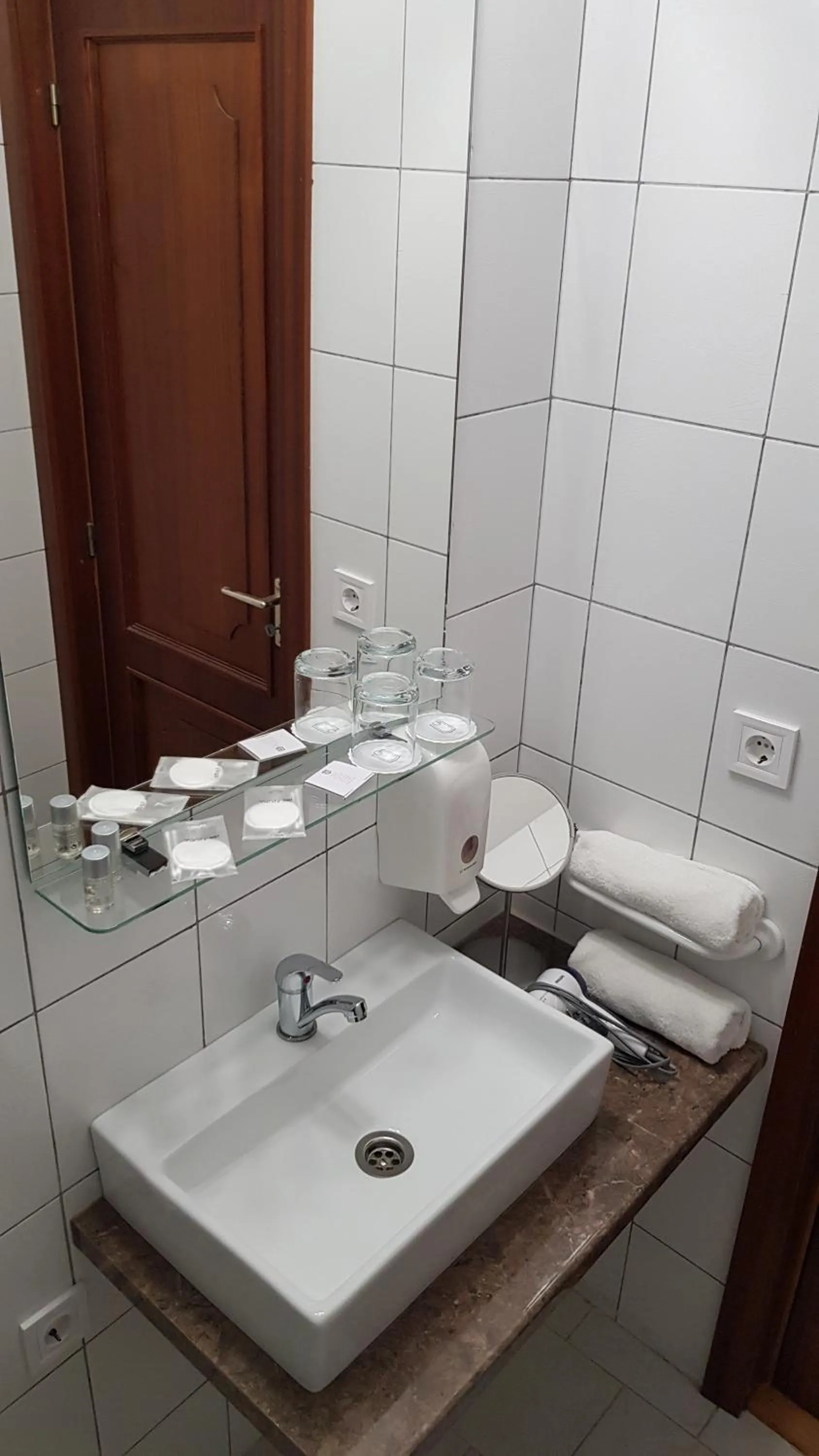 Bathroom in Anna Panzió & Wellness Siófok