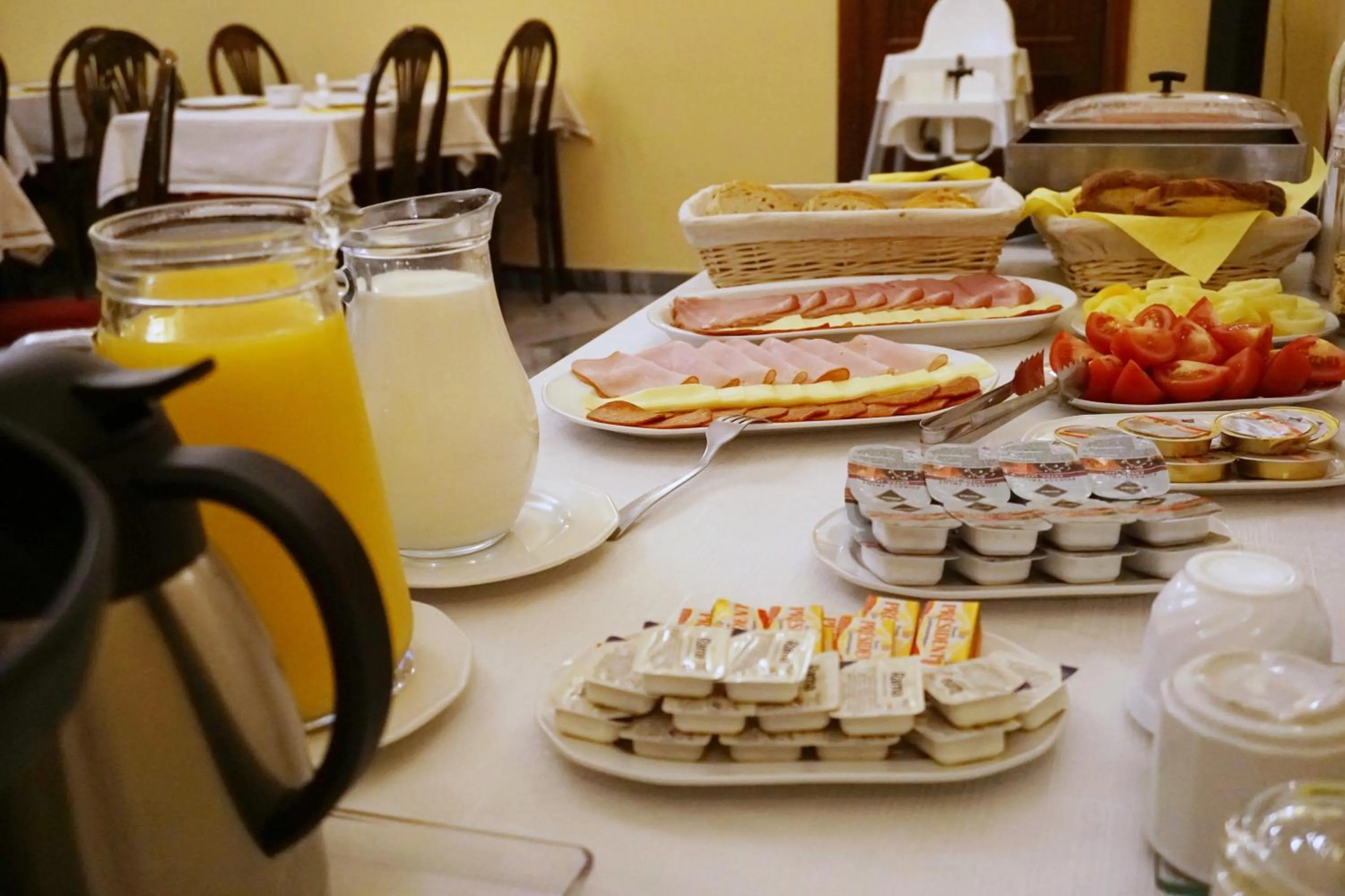 Buffet breakfast in Anna Panzió & Wellness Siófok