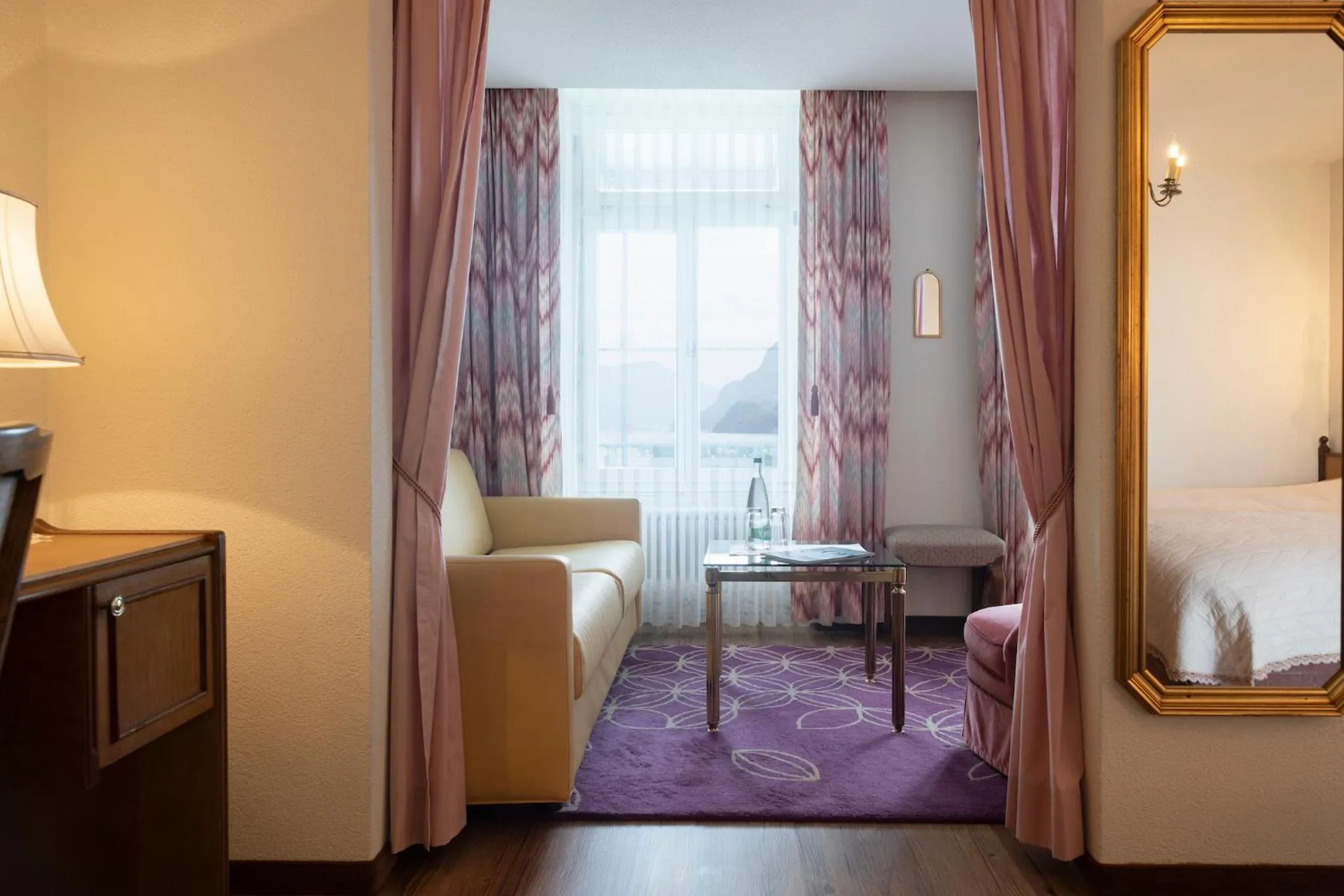 Living room, Bed in Seiler au Lac