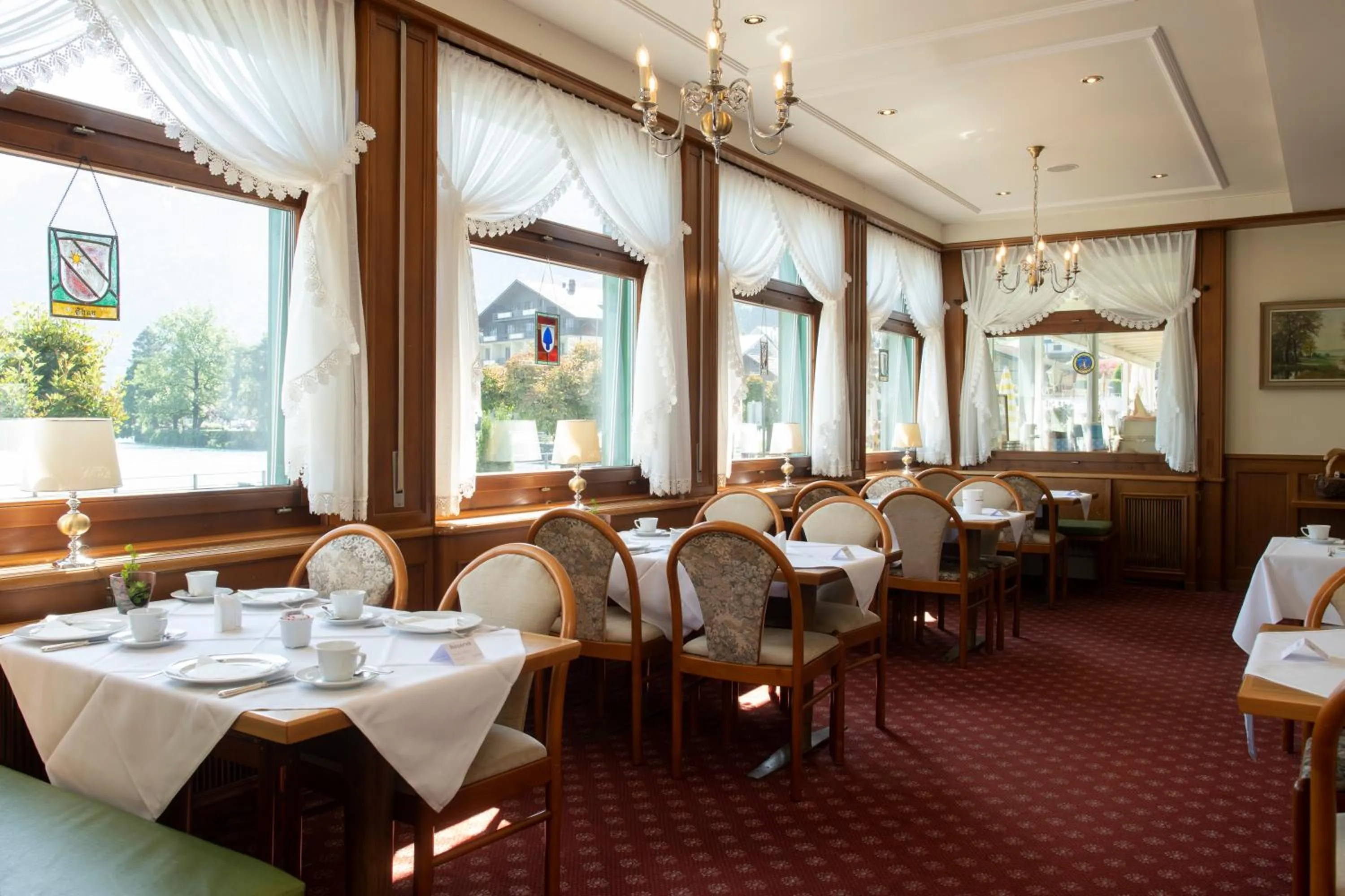 Restaurant/places to eat in Seiler au Lac