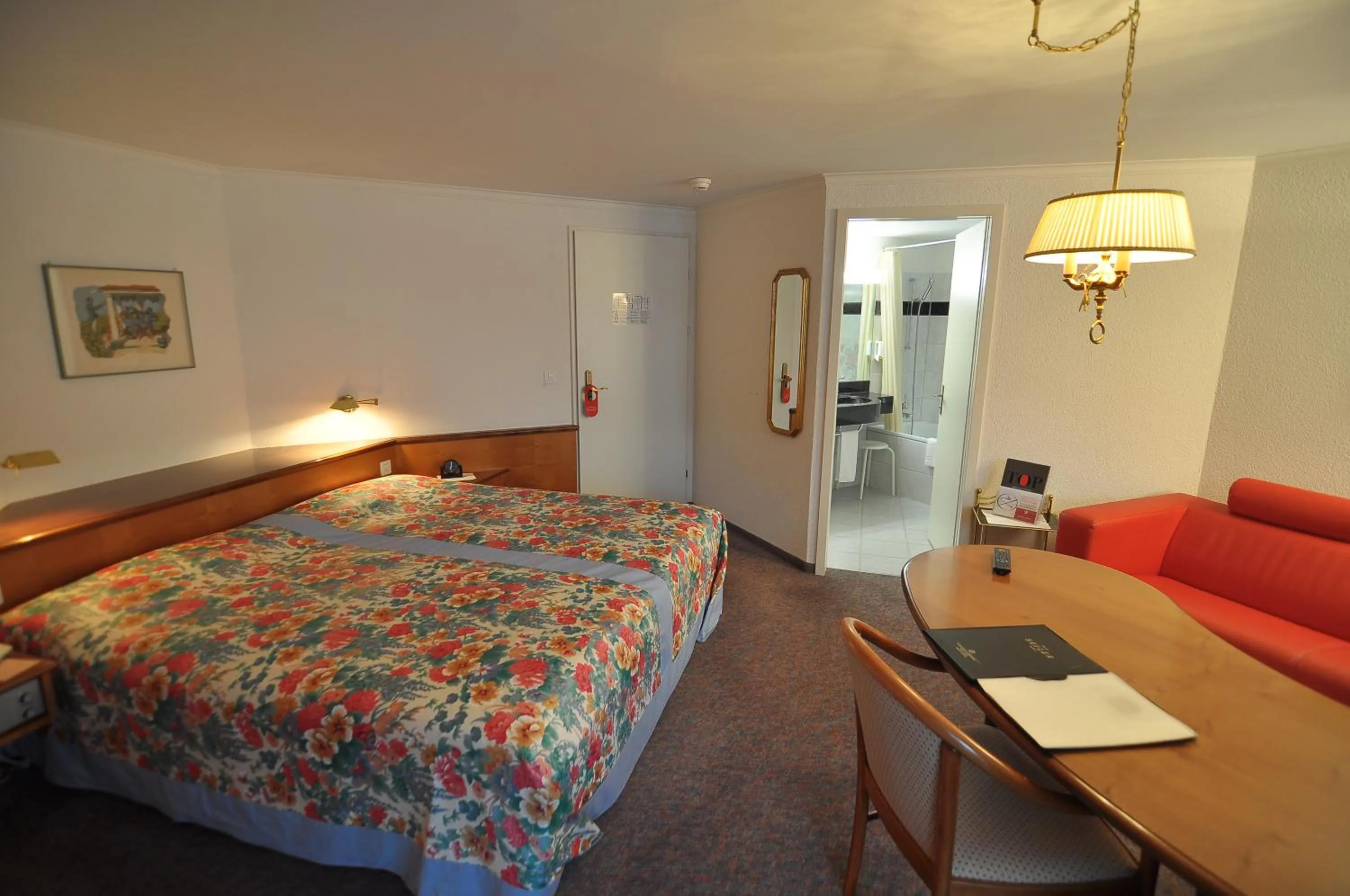 Photo of the whole room, Bed in Seiler au Lac