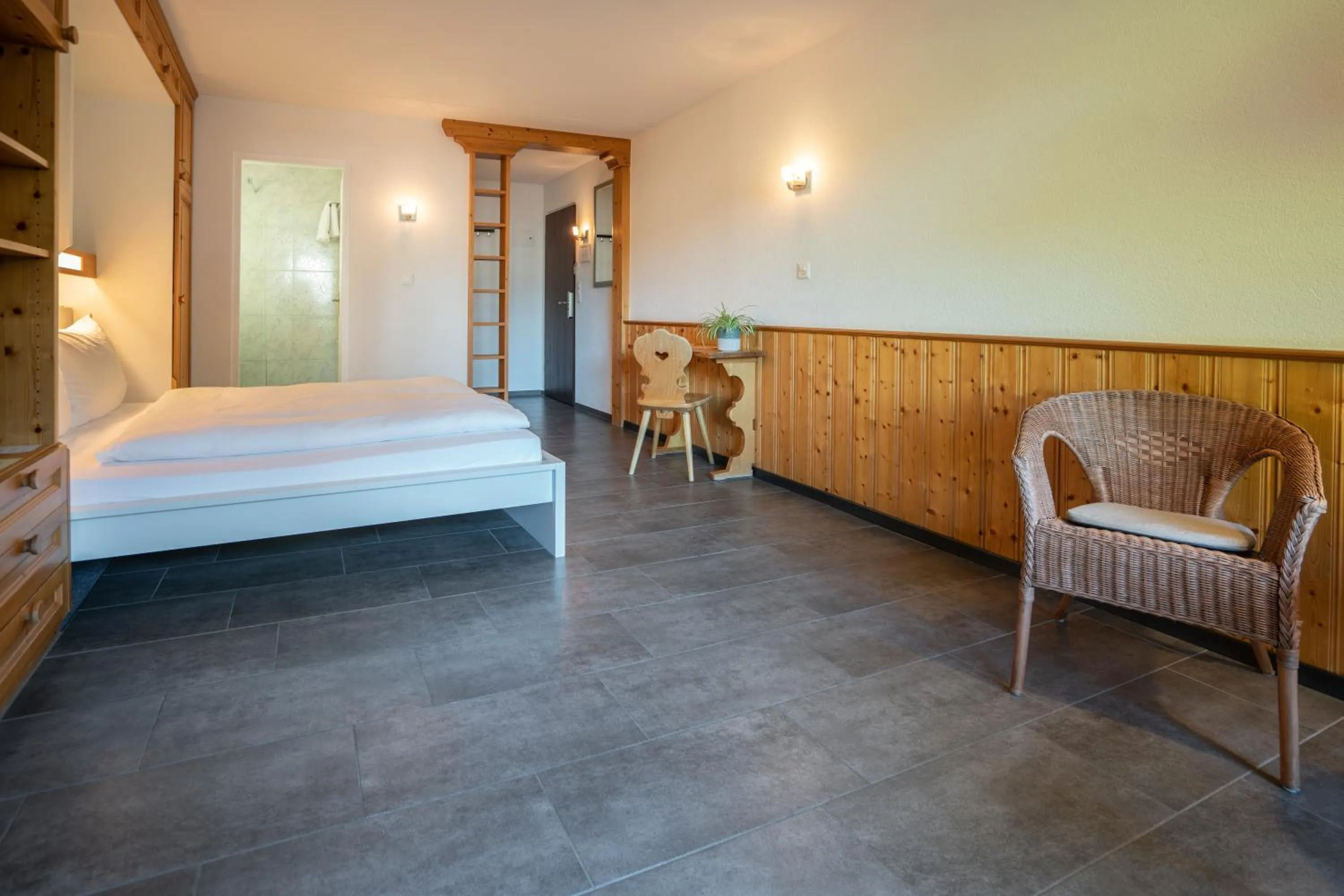 Photo of the whole room, Bed in Hotel des Alpes