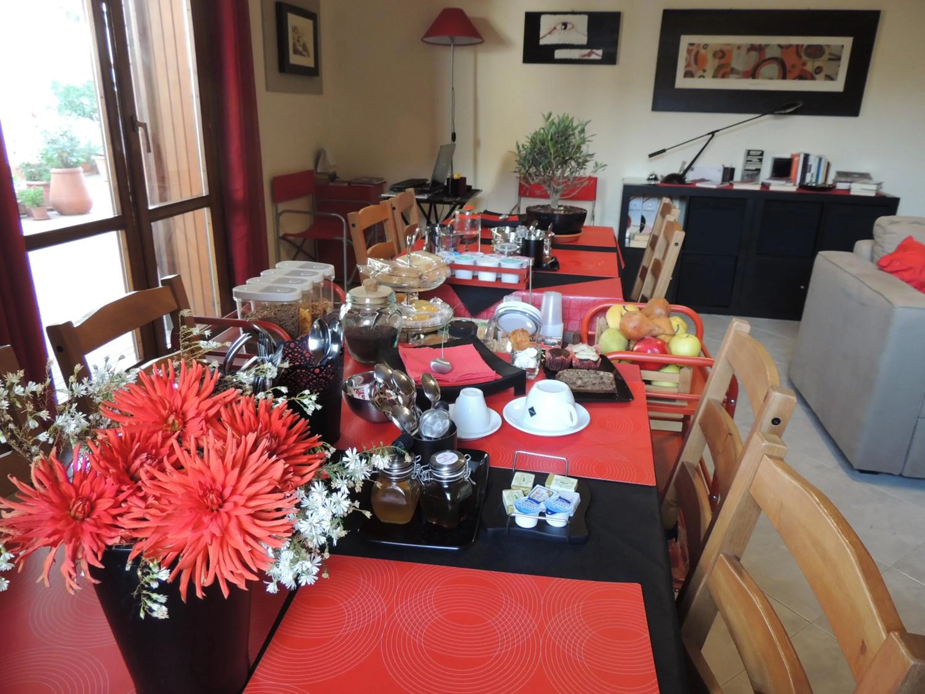 Communal lounge/ TV room in B&B il rosso e il nero