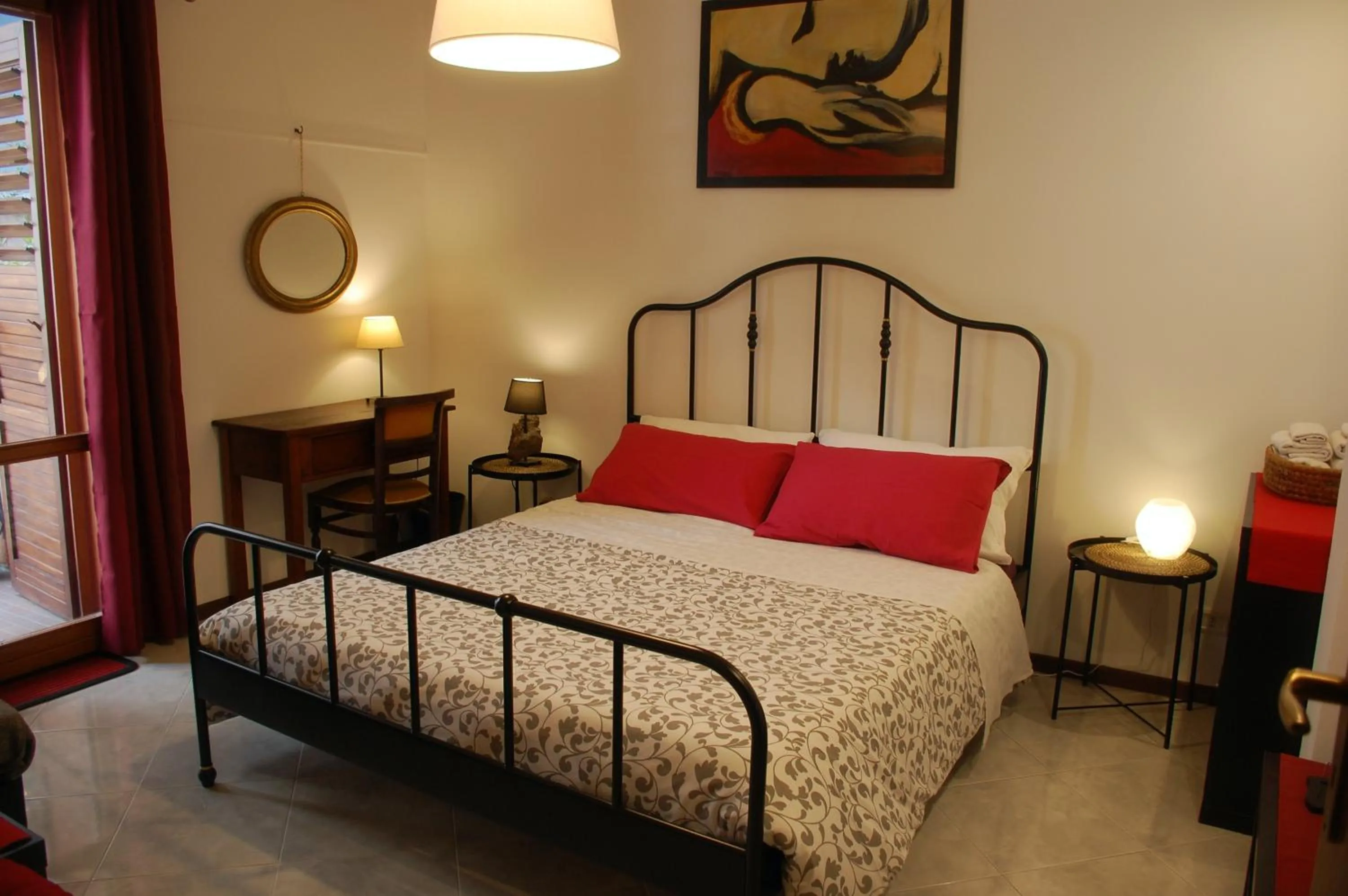Bedroom, Bed in B&B il rosso e il nero