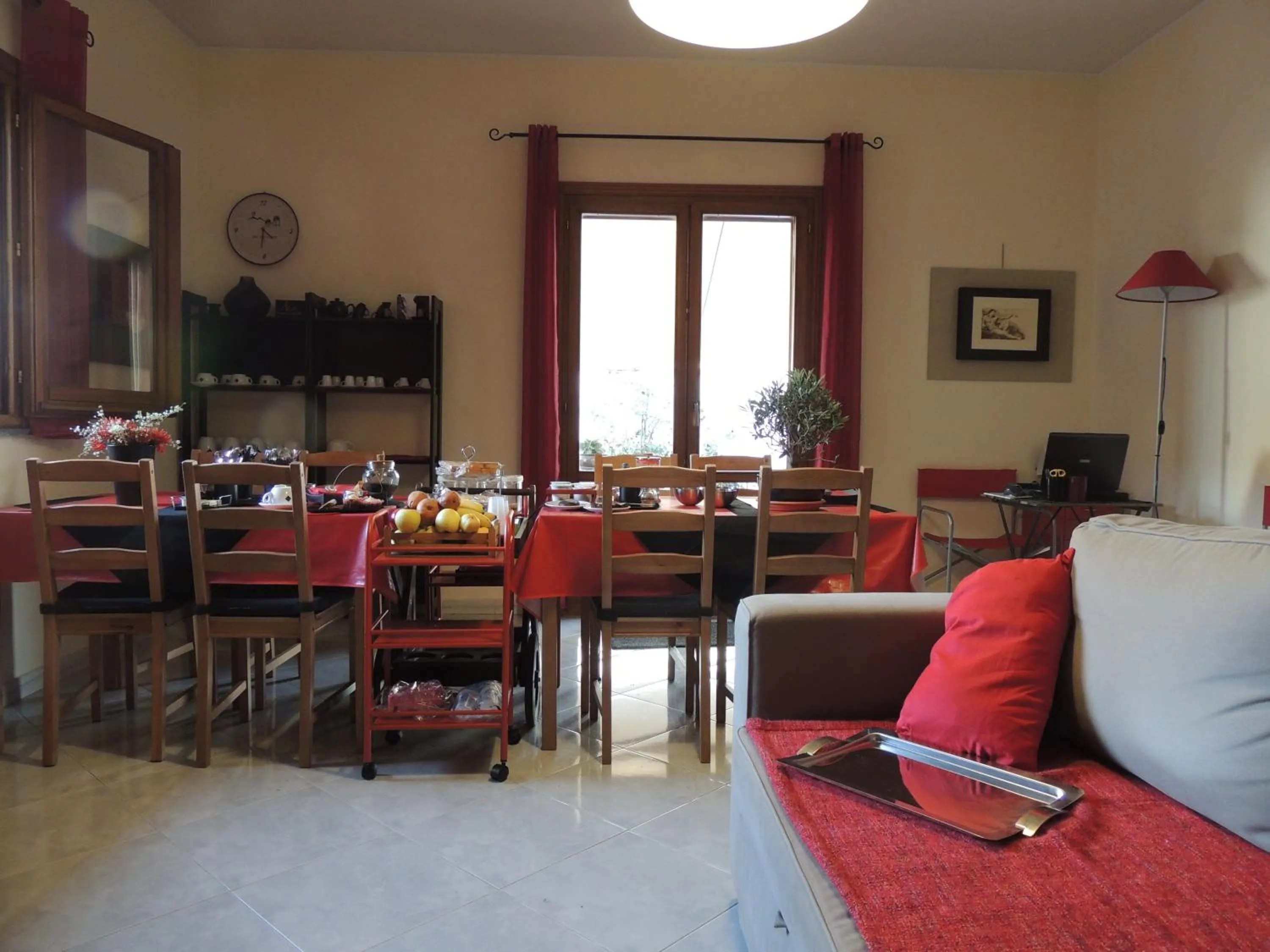 Communal lounge/ TV room in B&B il rosso e il nero