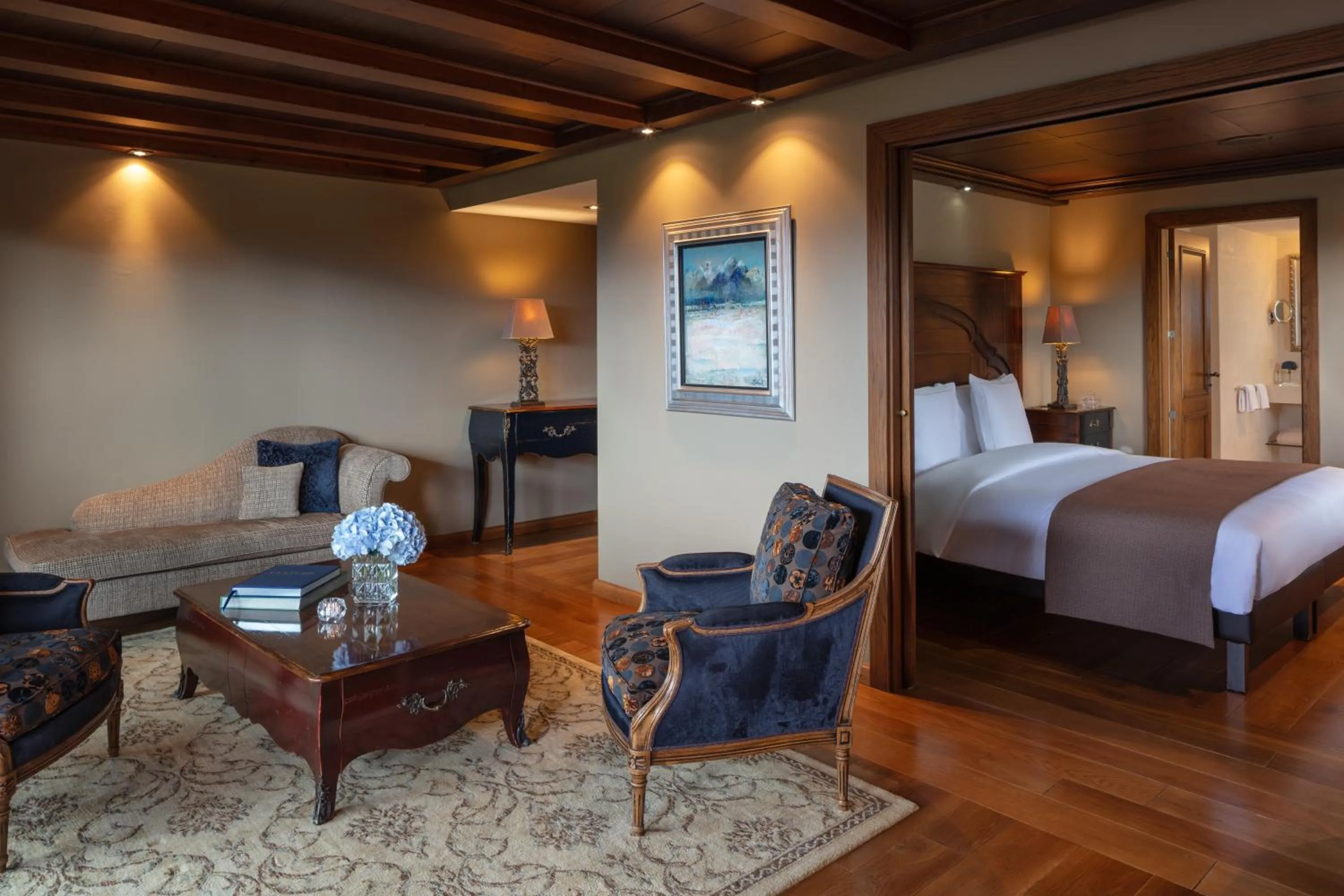 Seating area, Bed in Guarda Golf Hotel & Residences