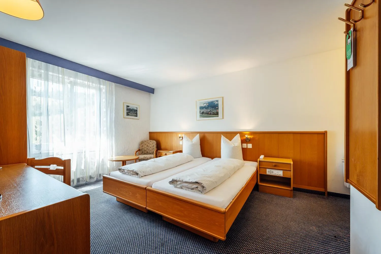 Balcony/Terrace, Bed in Hotel-Restaurant Bellevue