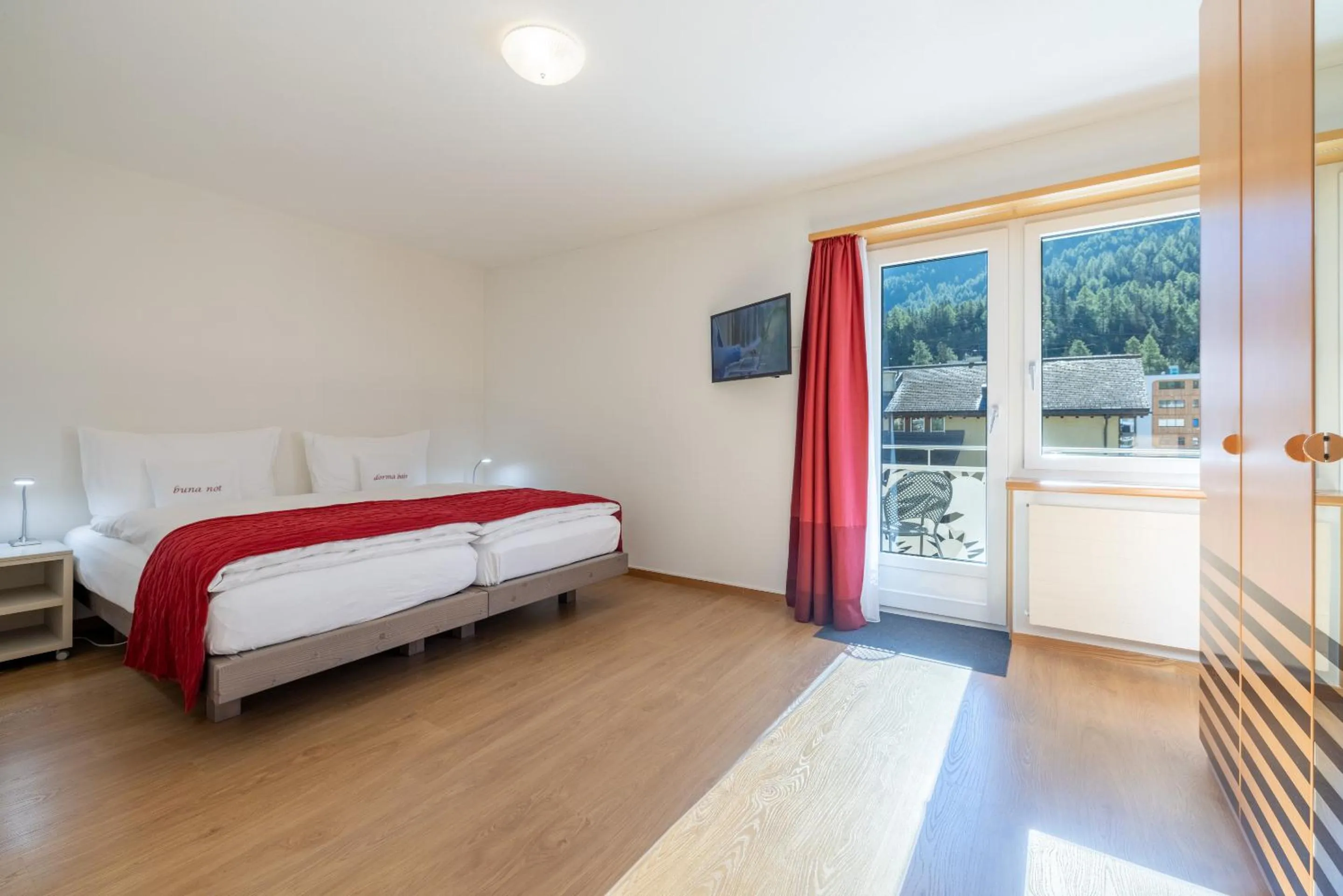 Bedroom, Bed in Hotel Sonne St. Moritz 3* Superior