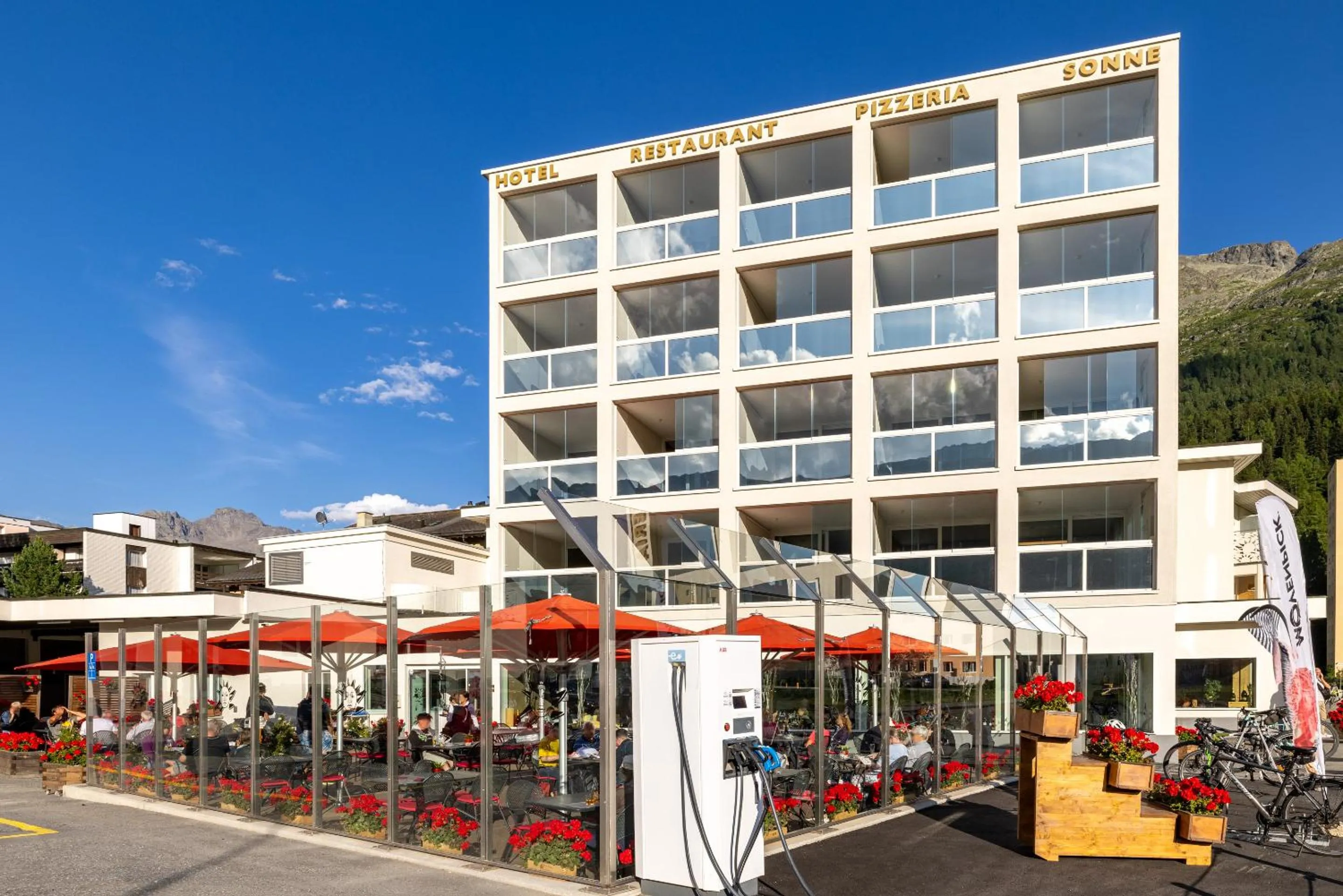 Property building in Hotel Sonne St. Moritz 3* Superior