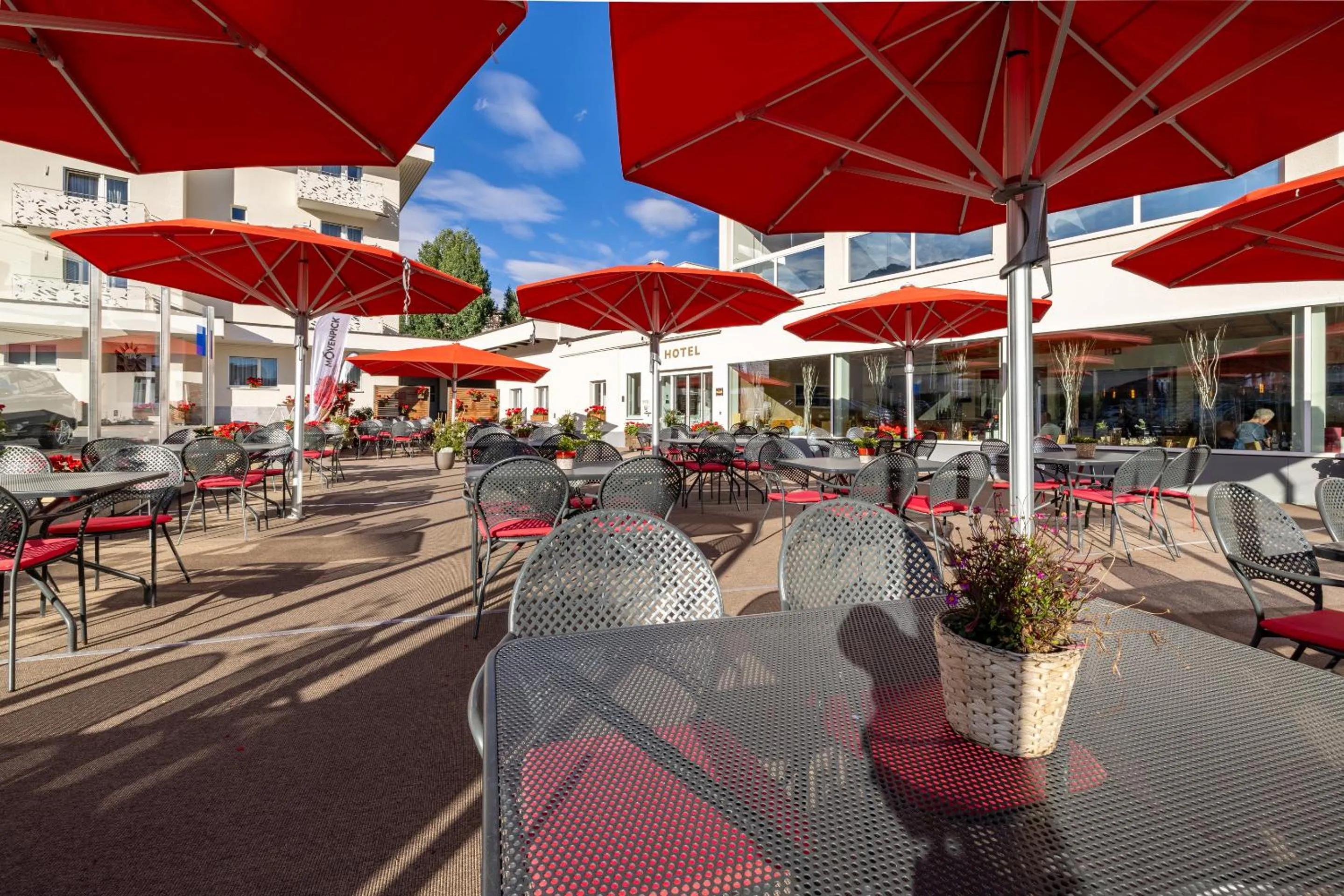 Patio in Hotel Sonne St. Moritz 3* Superior