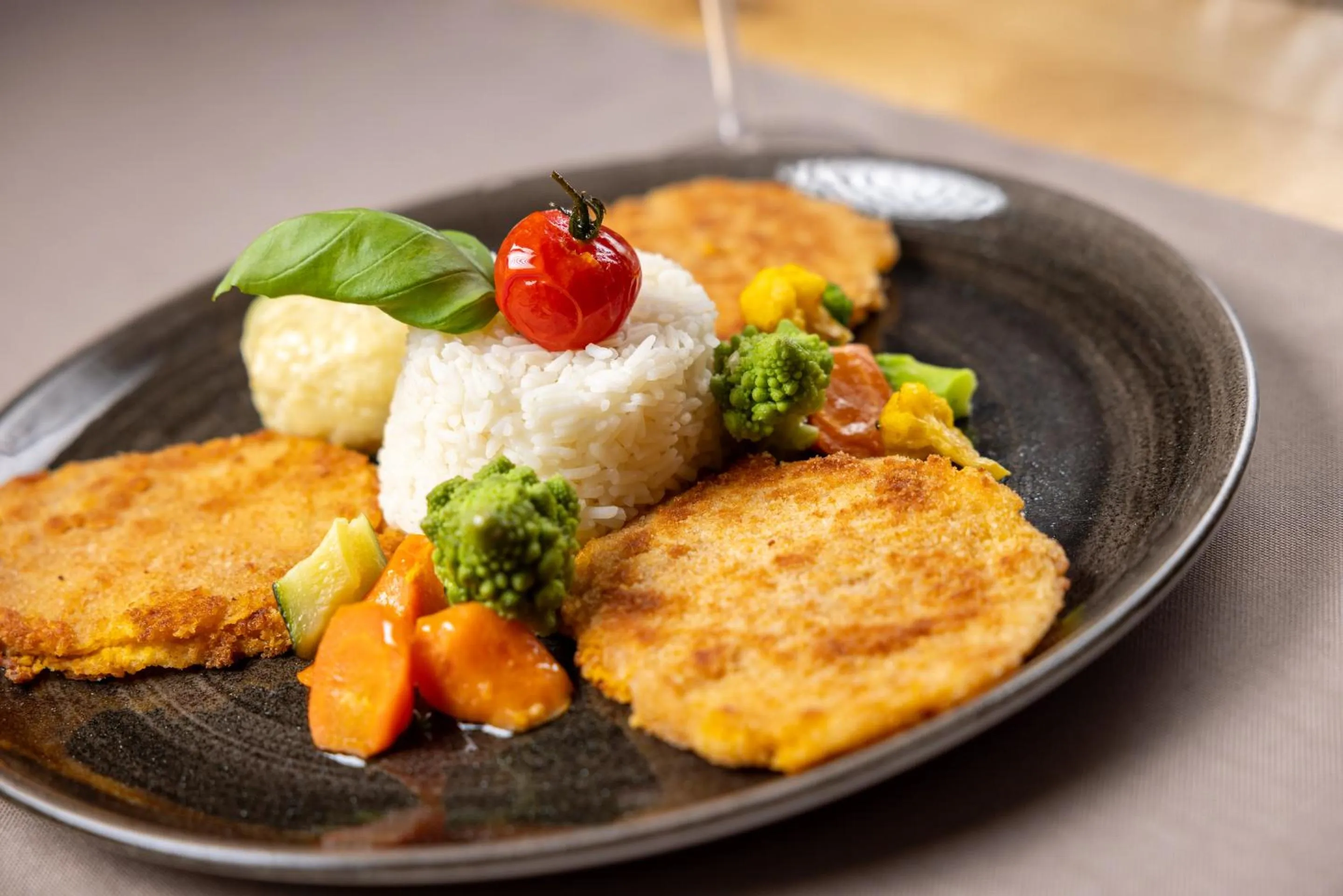 Restaurant/places to eat in Hotel Sonne St. Moritz 3* Superior