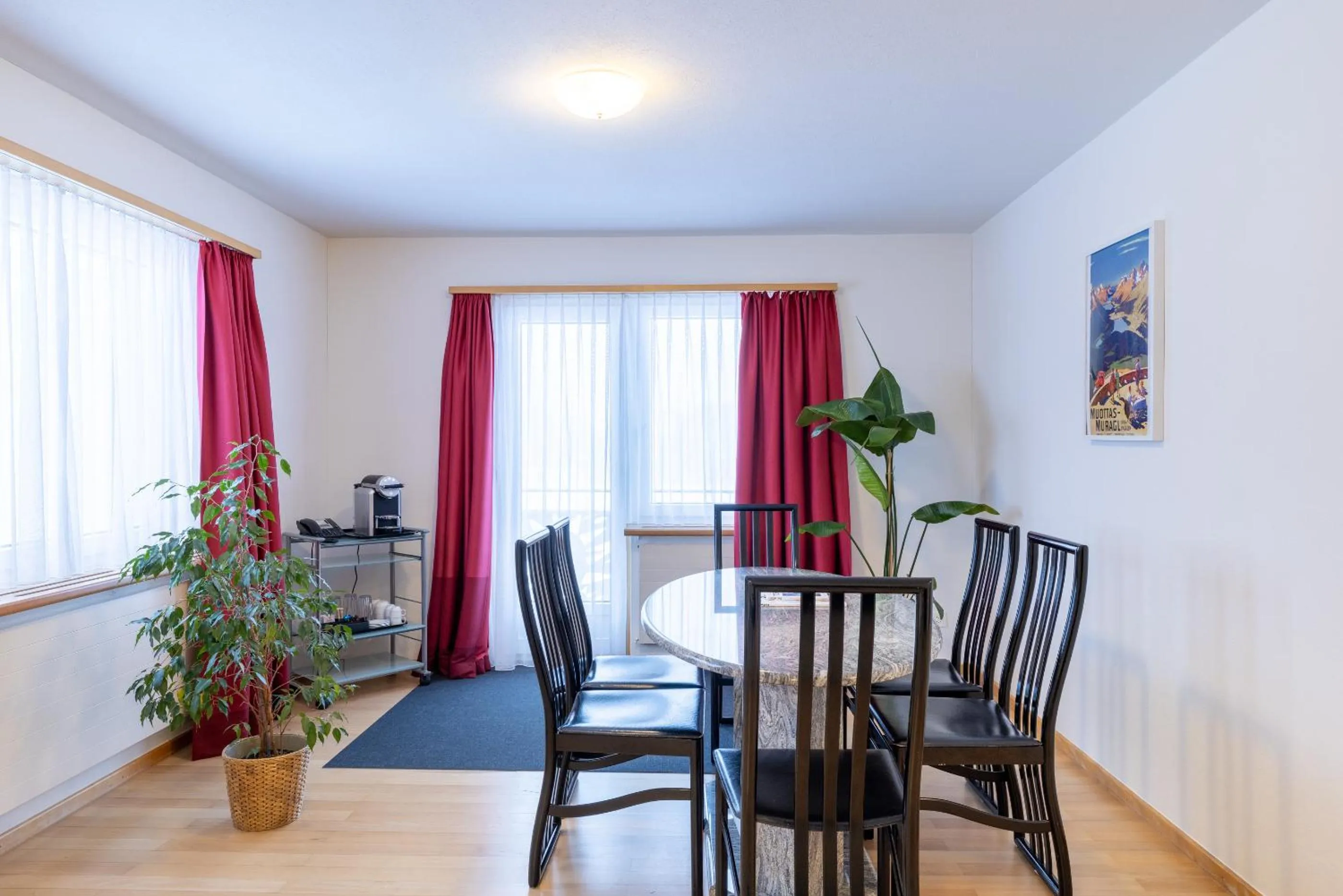 Seating area in Hotel Sonne St. Moritz 3* Superior