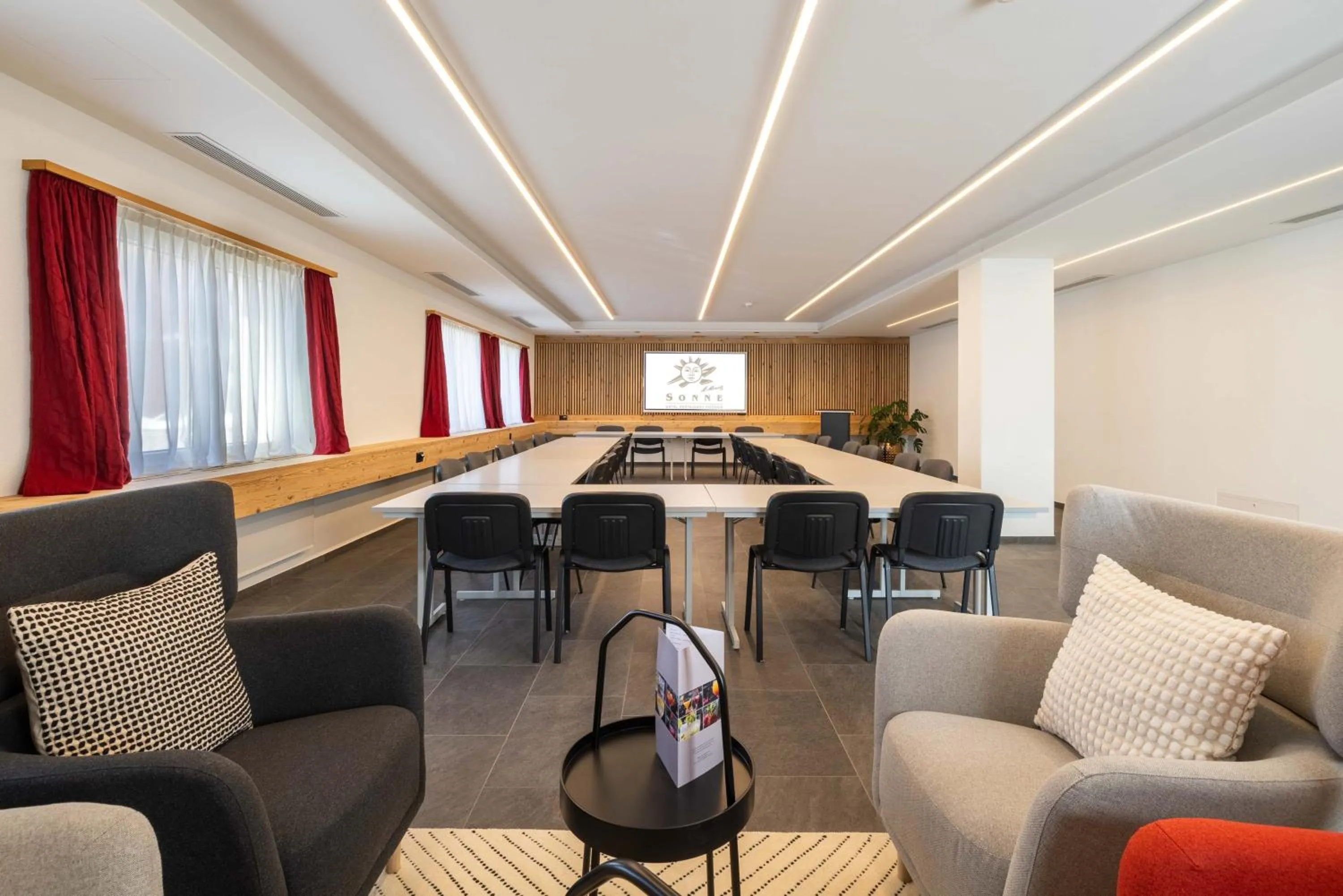 Business facilities in Hotel Sonne St. Moritz 3* Superior