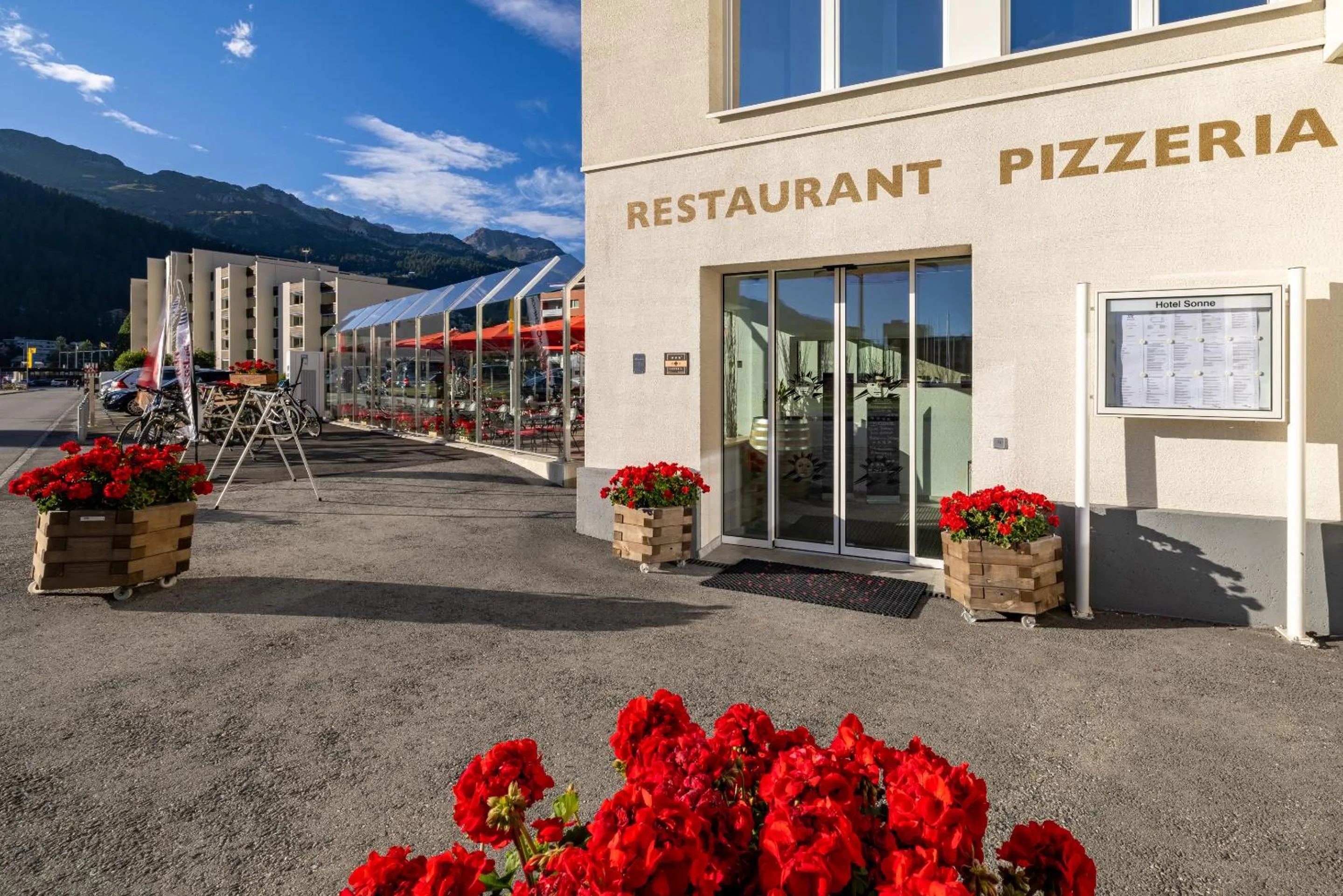 Property building in Hotel Sonne St. Moritz 3* Superior