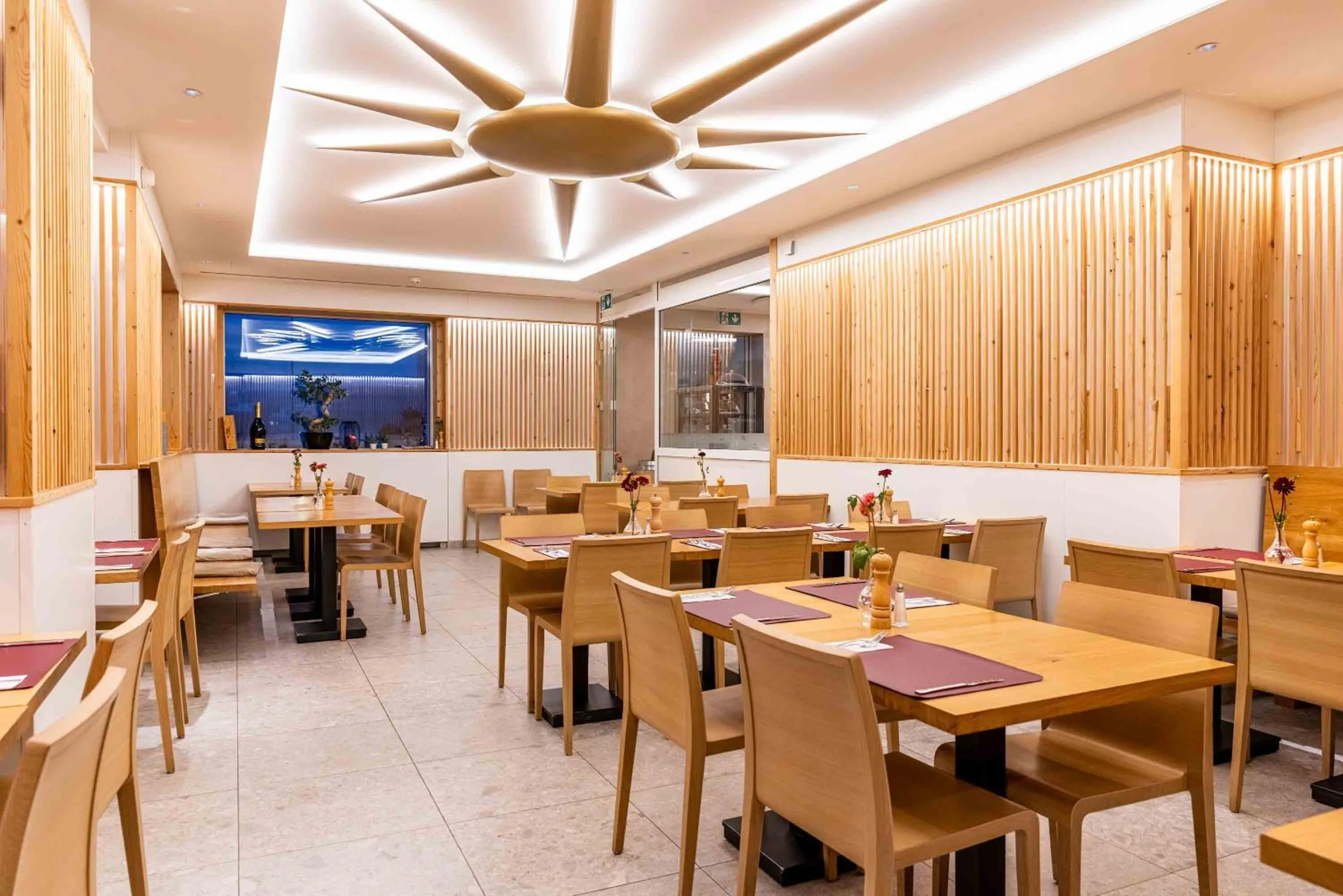 Restaurant/places to eat in Hotel Sonne St. Moritz 3* Superior