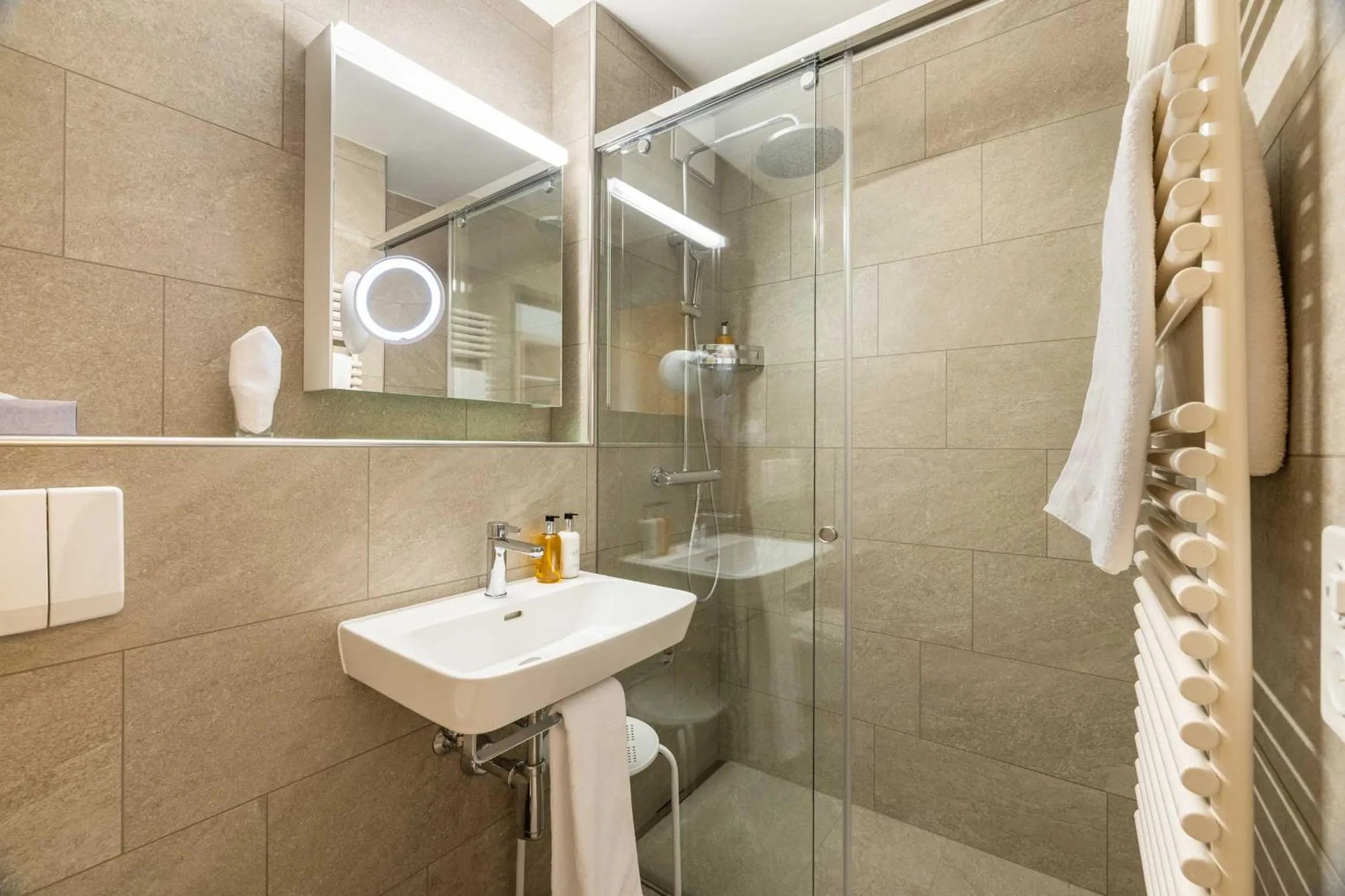 Shower in Hotel Sonne St. Moritz 3* Superior