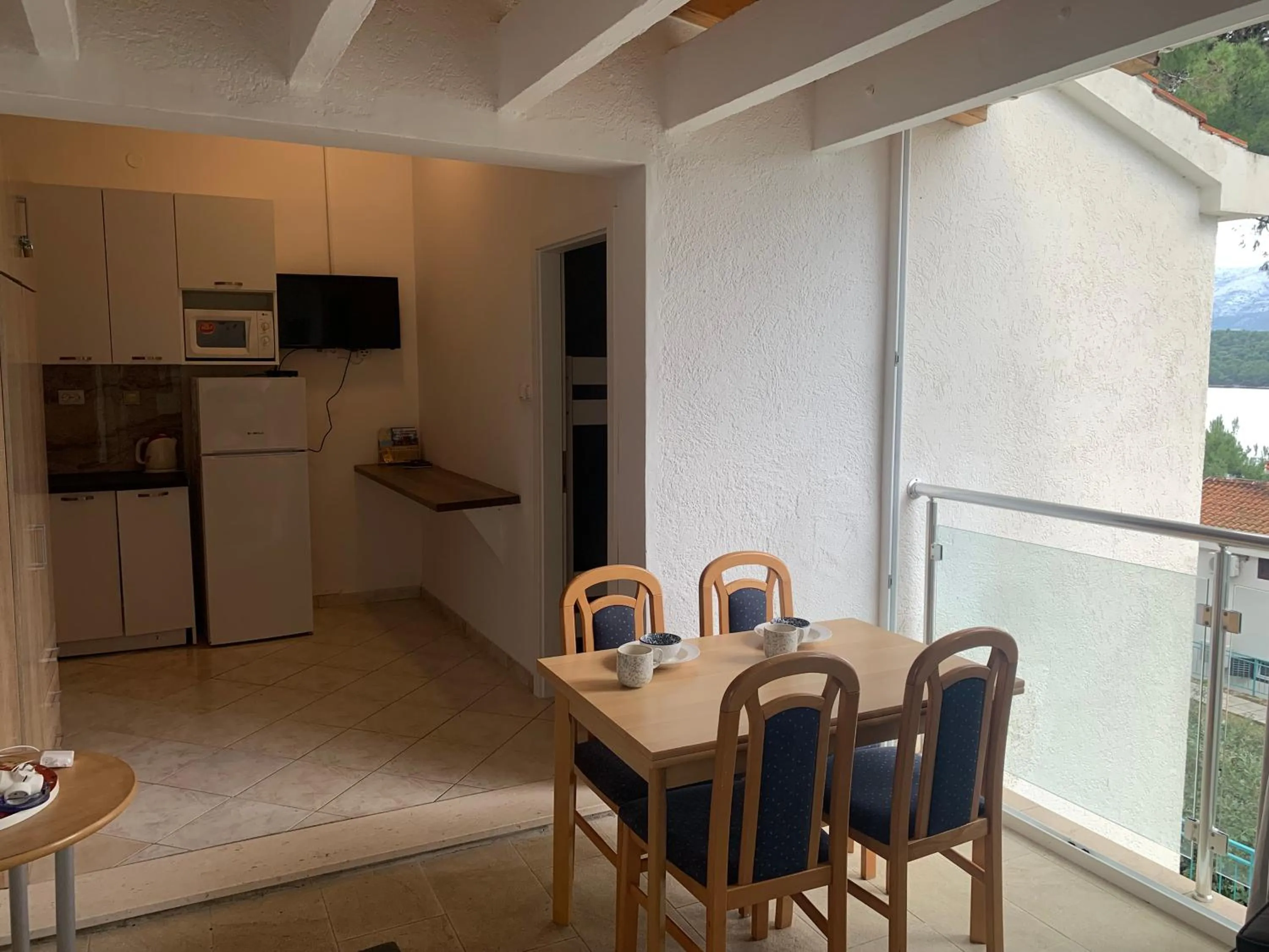 Food in Lumbarda Resort Apartments