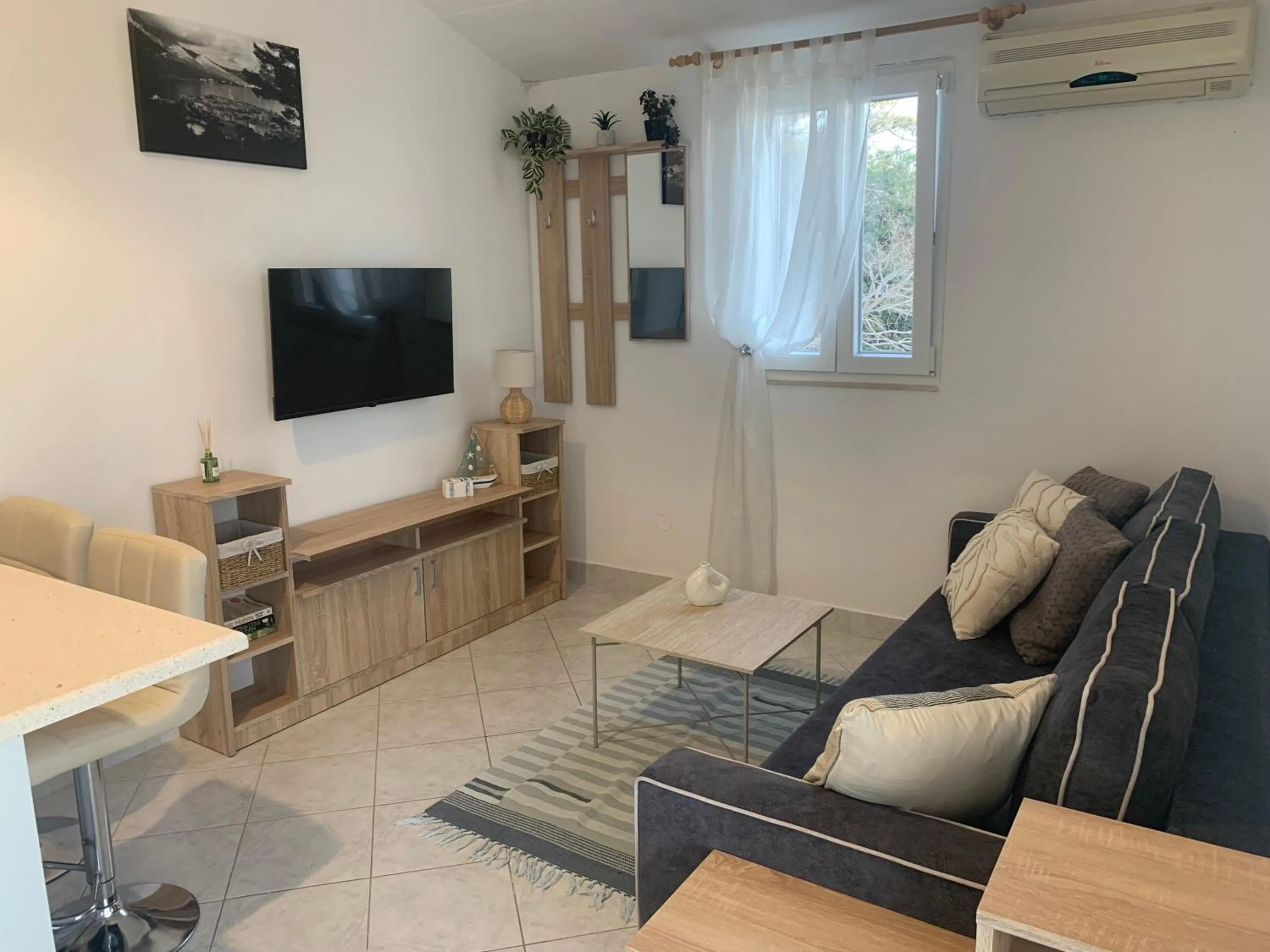 TV and multimedia in Lumbarda Resort Apartments