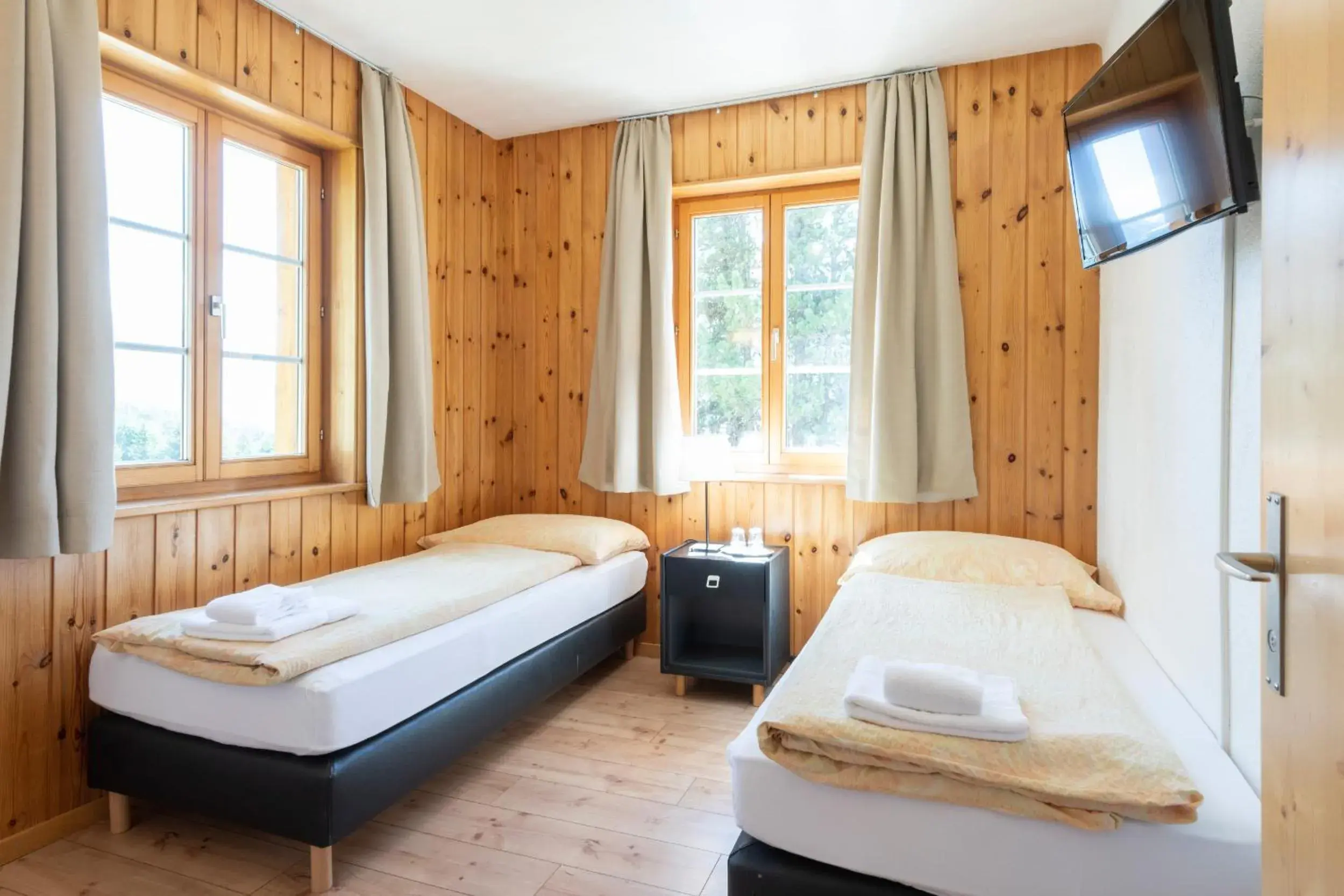 Double or Twin Room with Shared Bathroom in Hostel by Randolins Double or Twin Room with Shared Bathroom in Hostel by Randolins