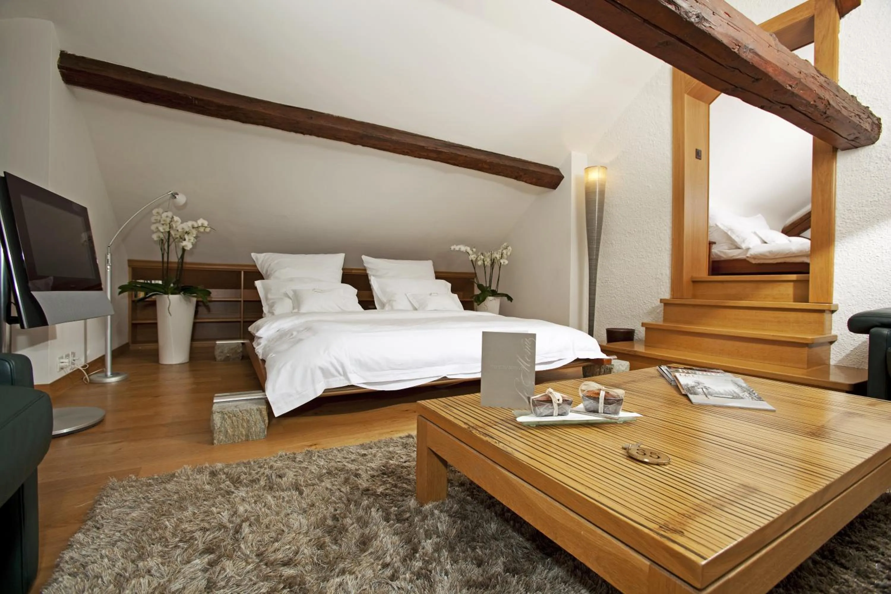 Bedroom, Bed in Domaine de Châteauvieux