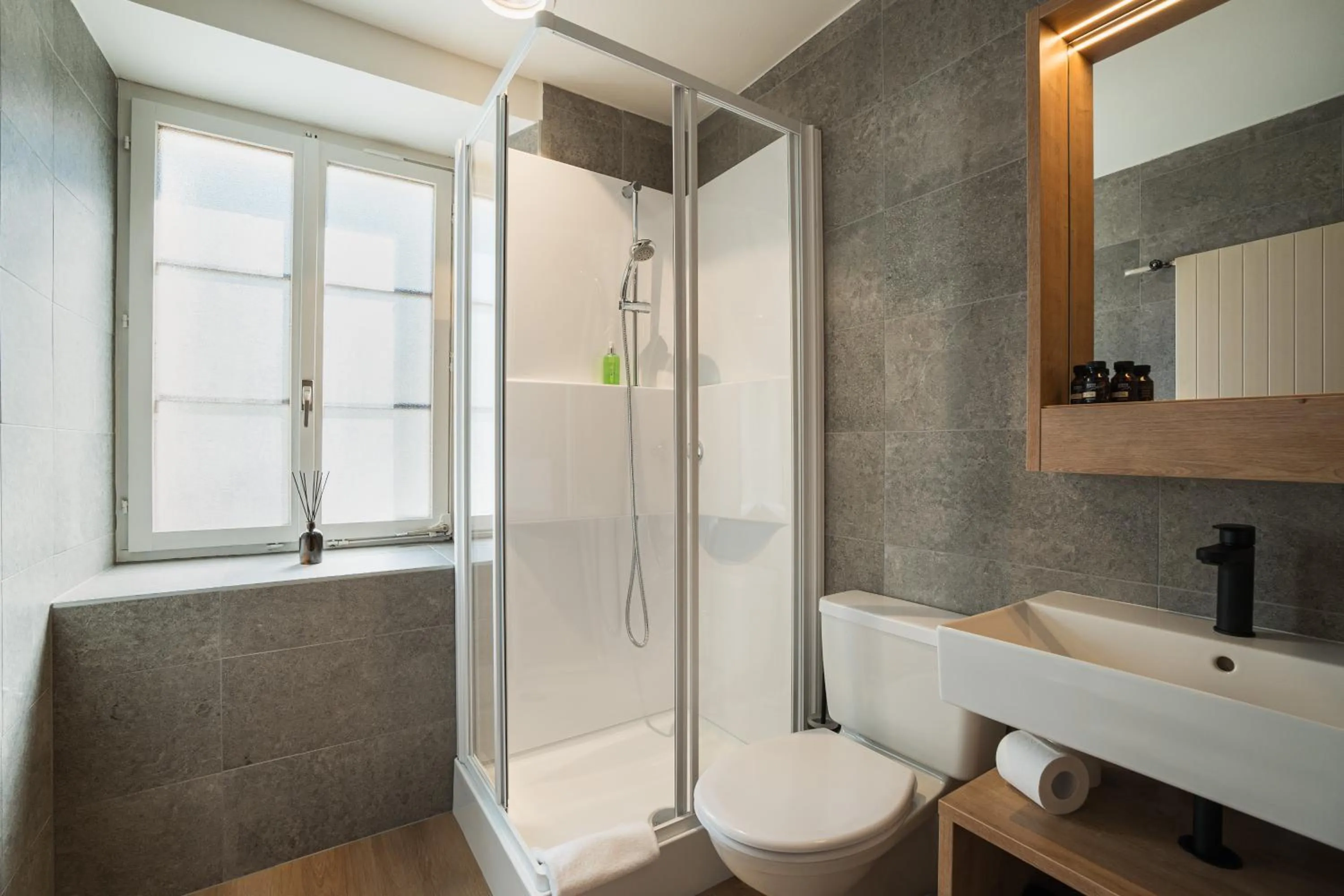 Shower in Hotel Brocco & Posta