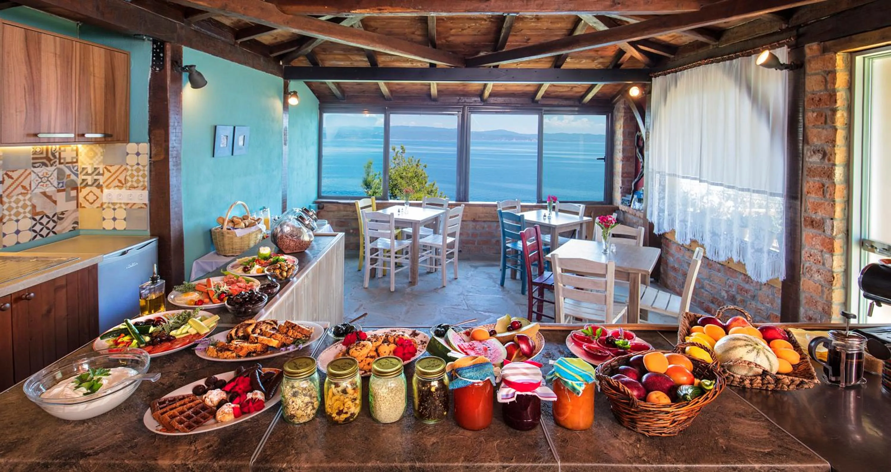 Continental breakfast in Heos Accommodation