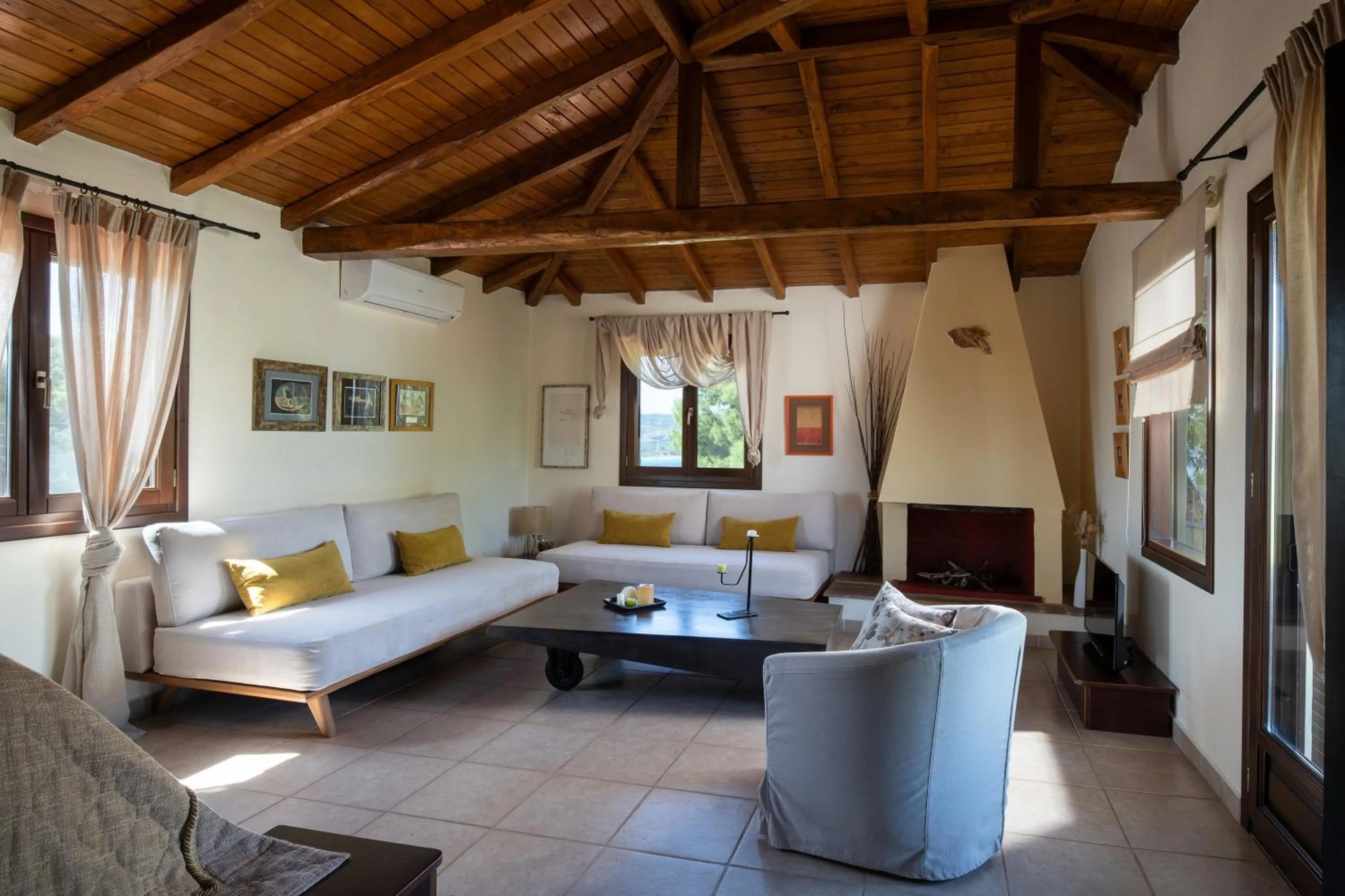 Seating area in Heos Accommodation