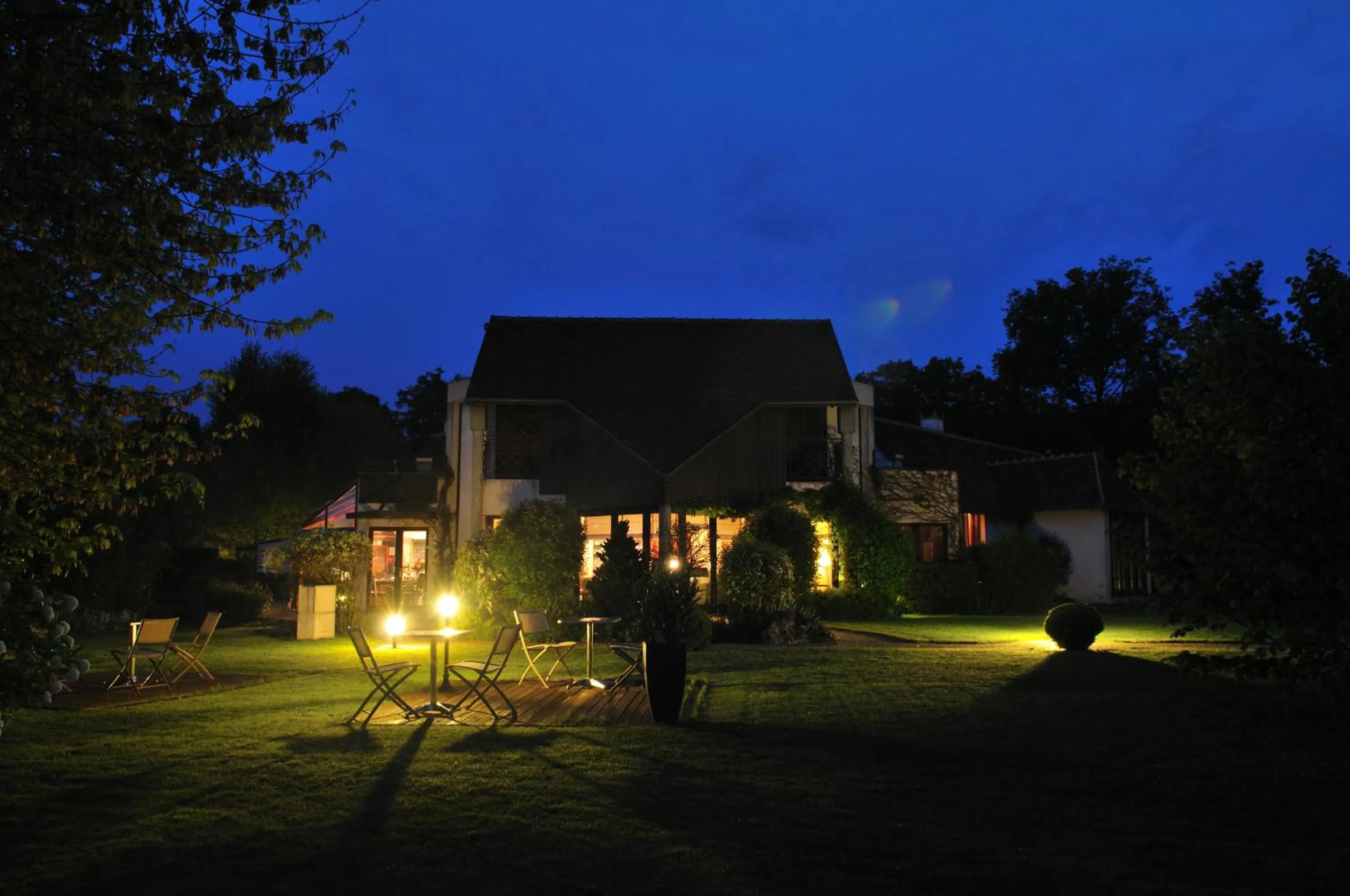 Night in Domaine de L'Arbrelle