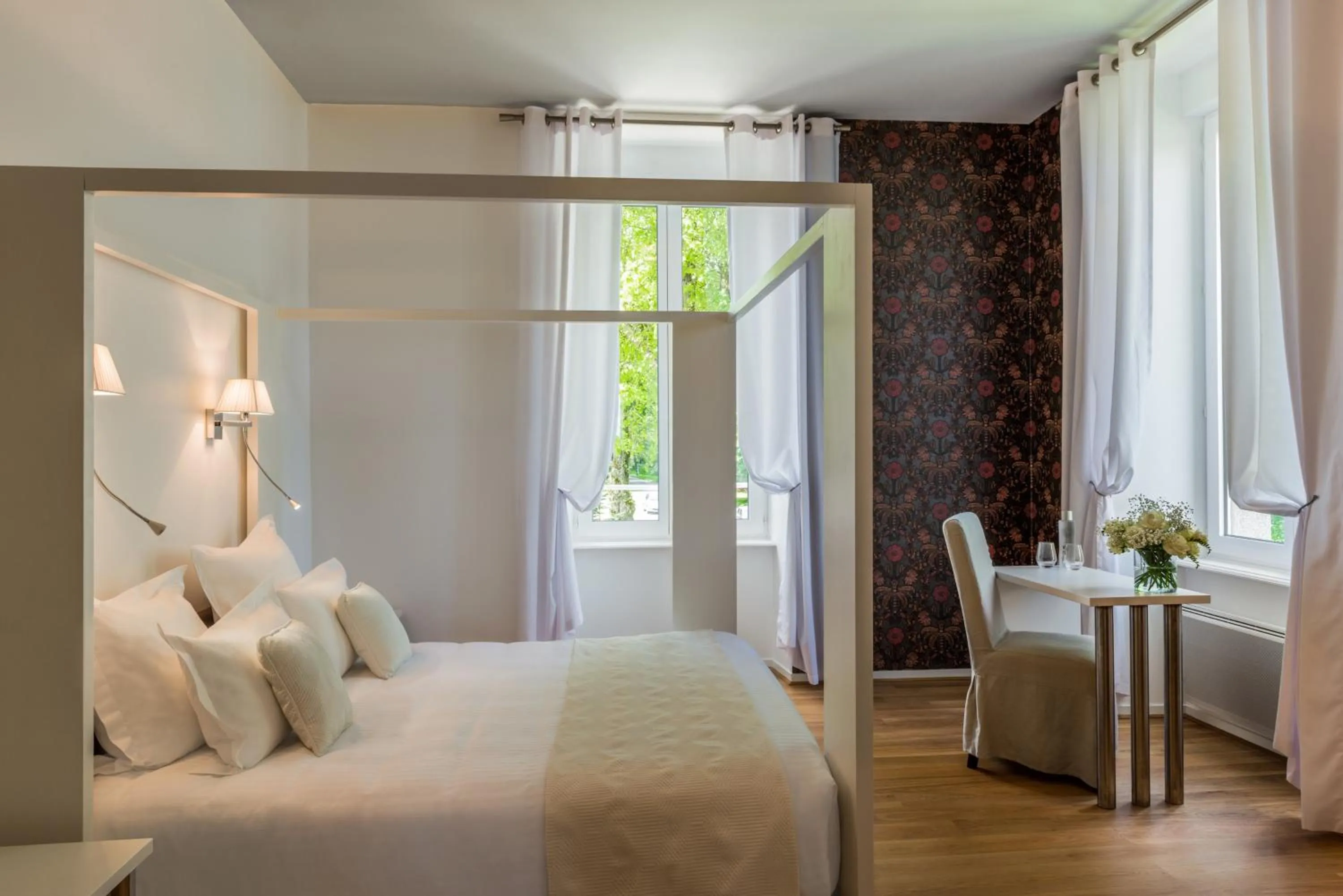 Bed in Manoir de Kerhuel de Quimper