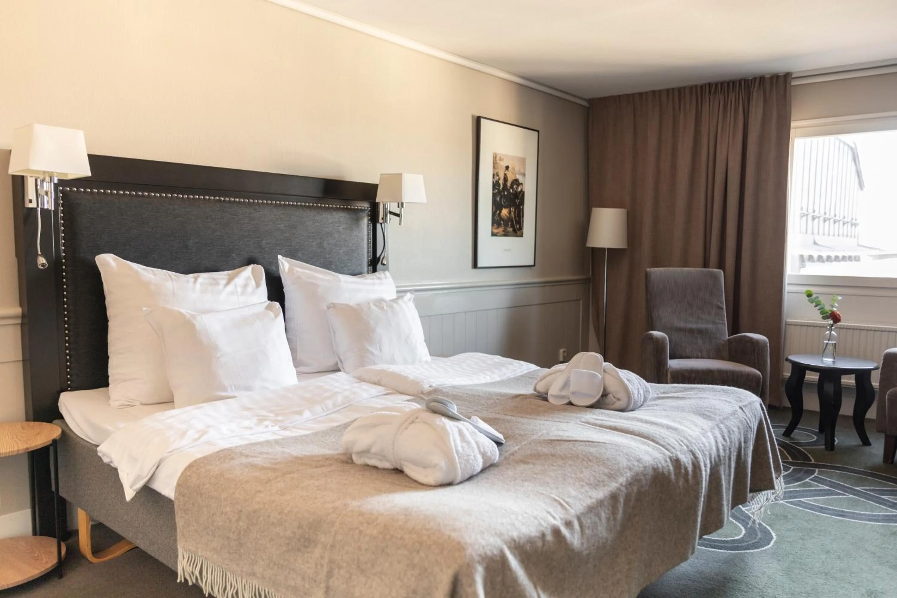 Bed in Home Hotel Tapto