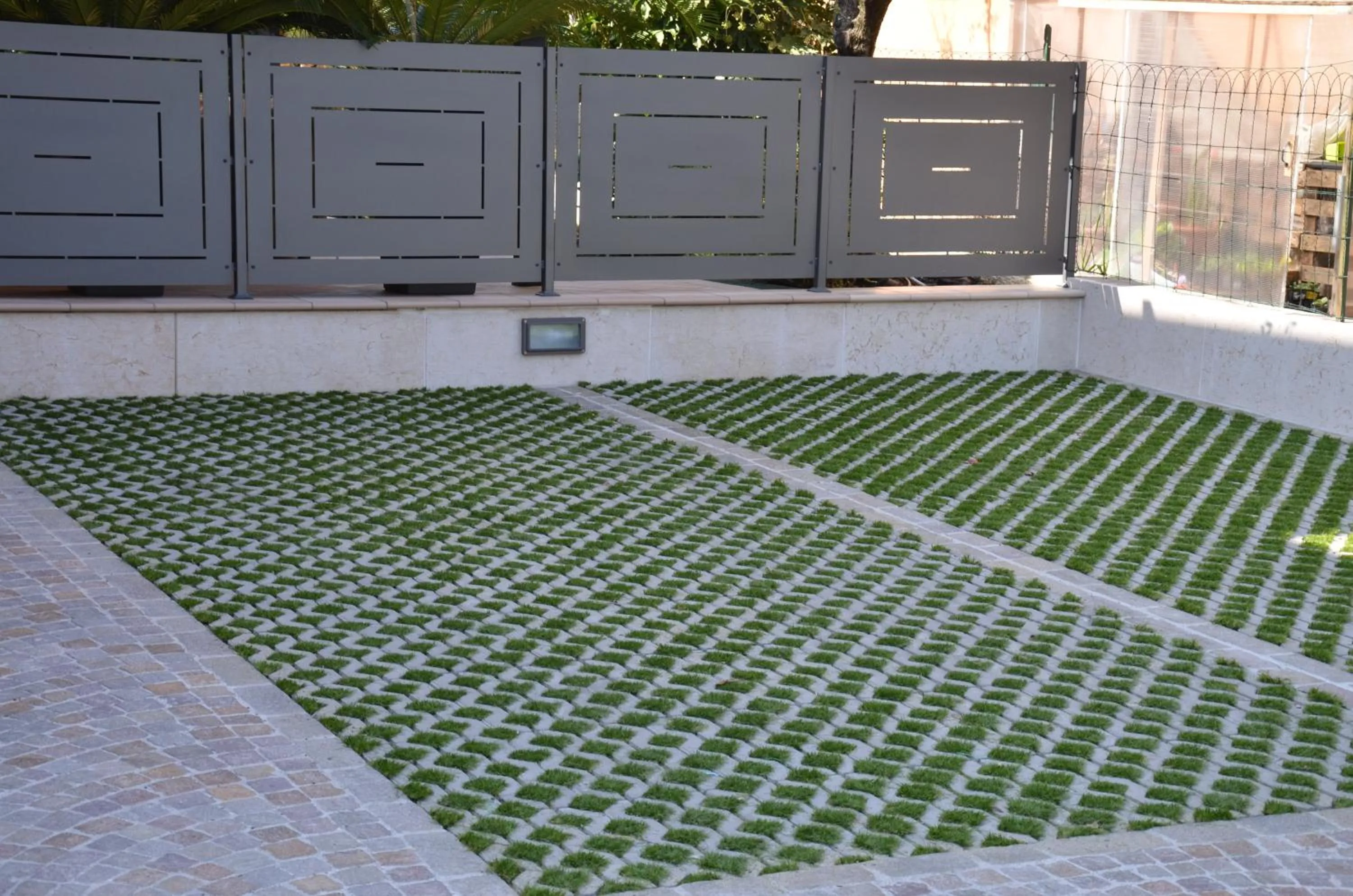 Facade/entrance in H2o