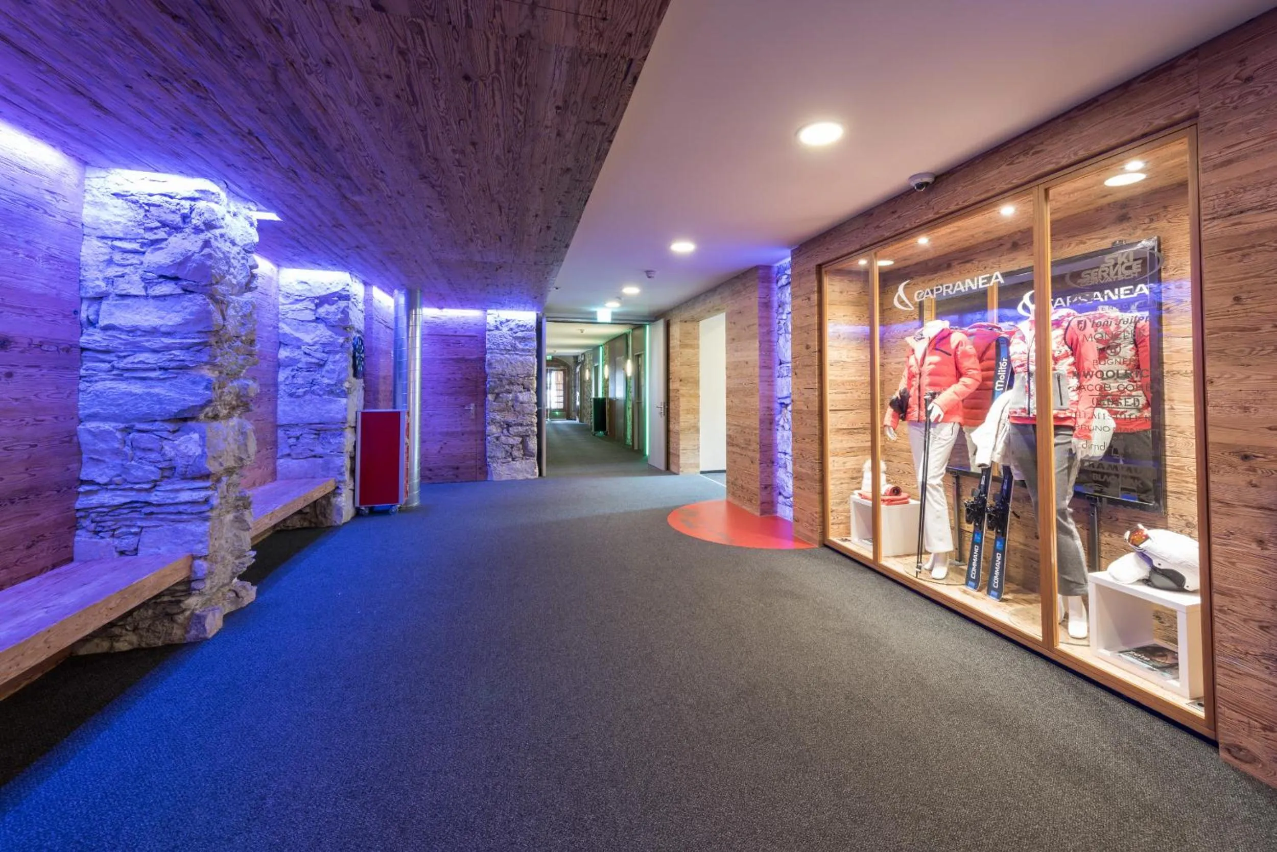 Lounge or bar in Hotel Schweizerhof St. Moritz