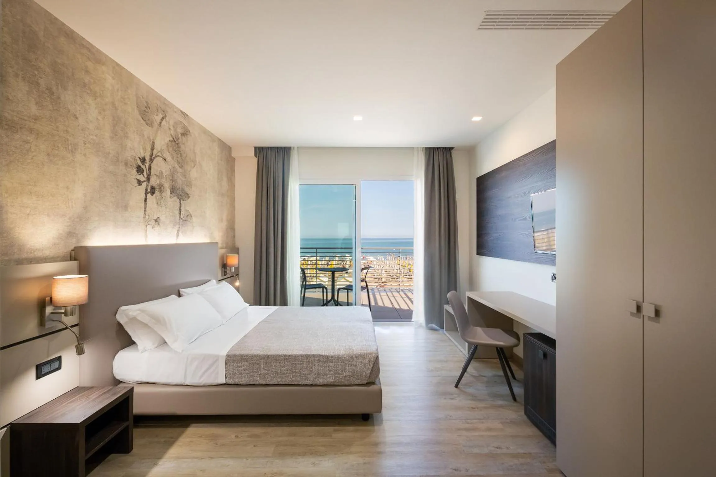 Photo of the whole room, Bed in Hotel Tritone