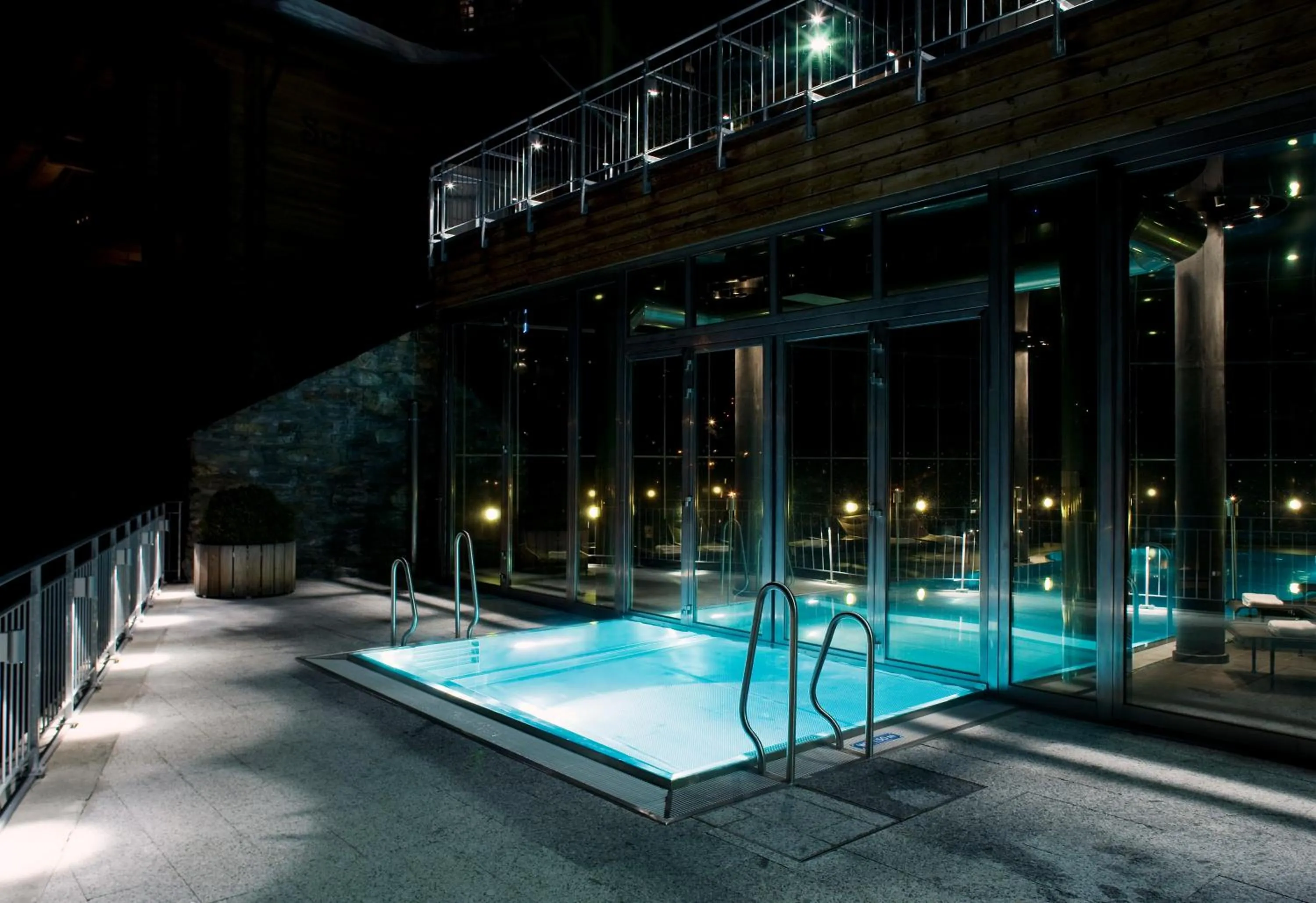 Swimming pool in The Omnia